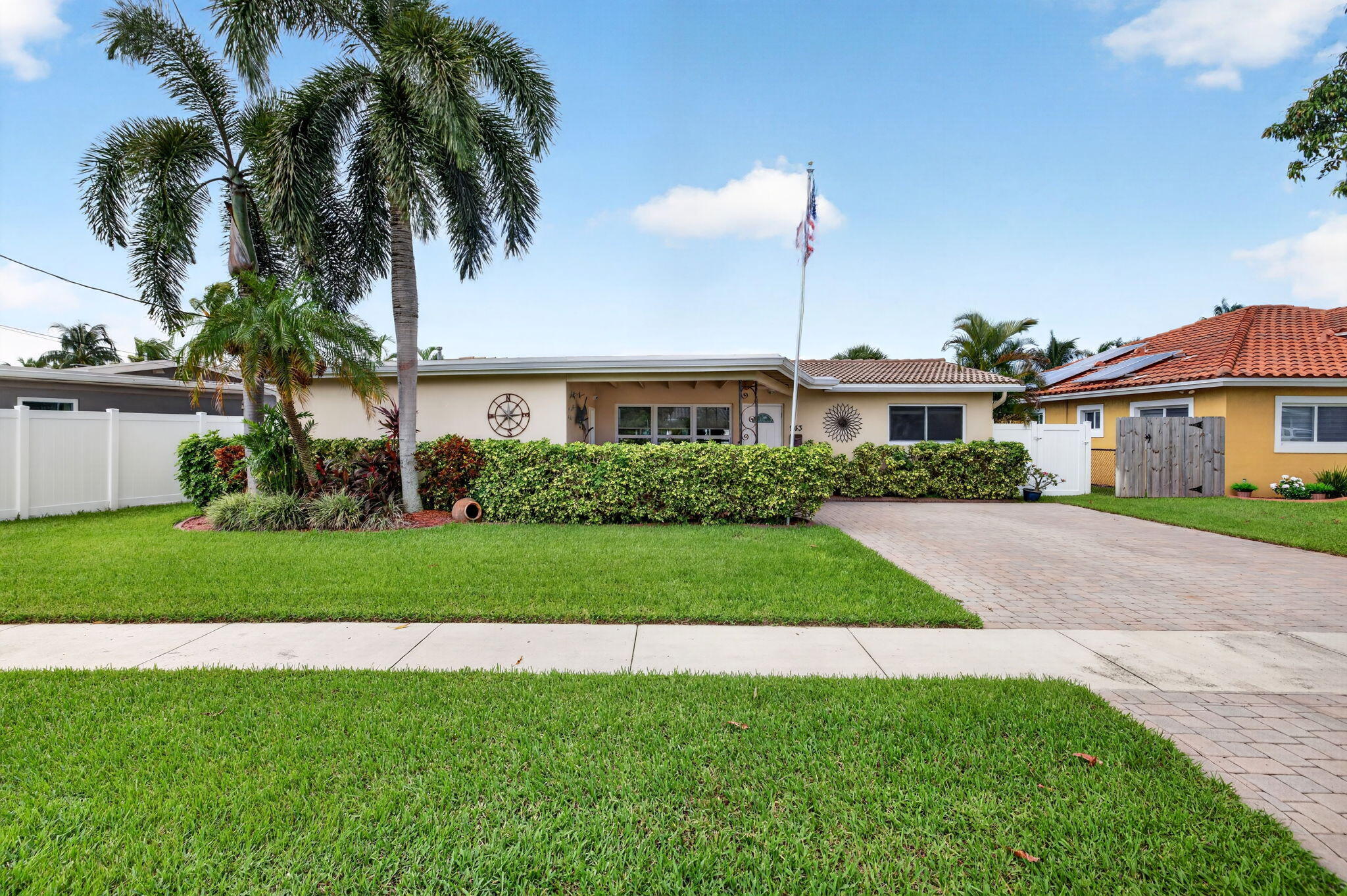 943 NAUTILUS, Dania Beach FL 33004