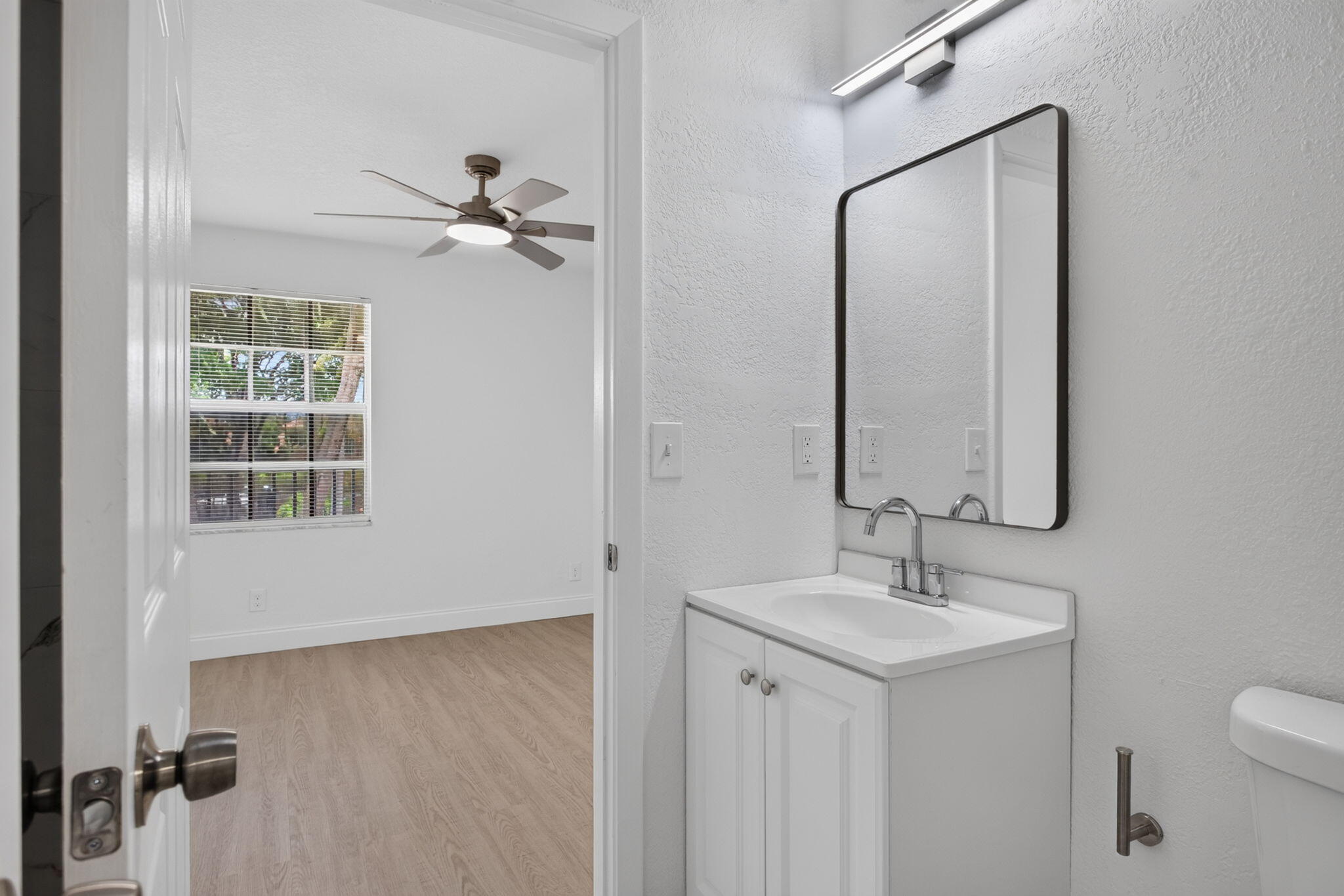 11451 LAKEVIEW #3A, Coral Springs FL 33071