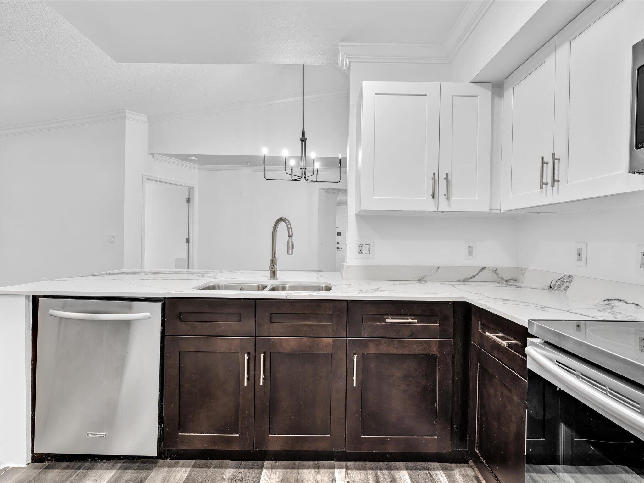 2433 Centergate #306, Miramar FL 33025