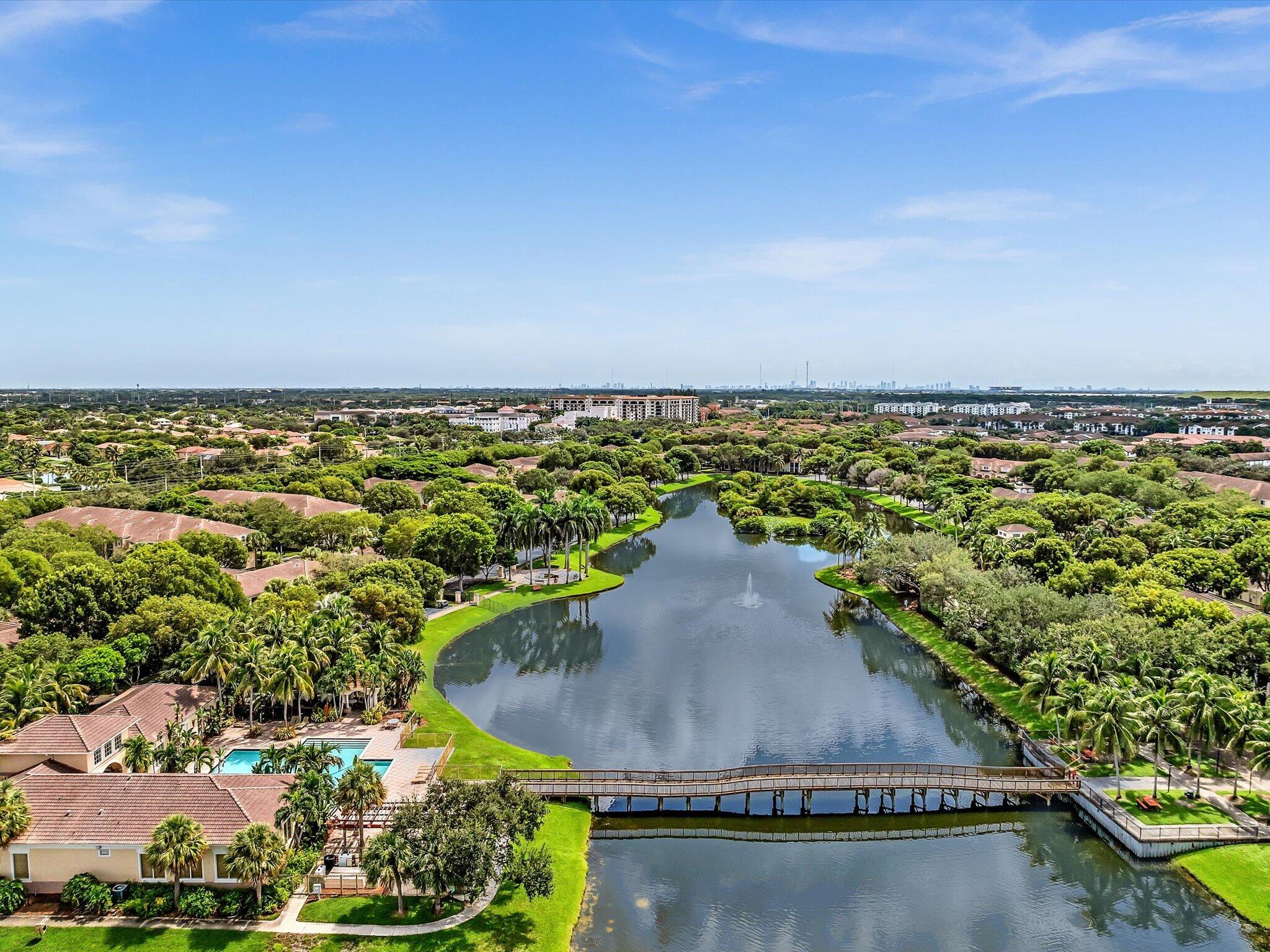 2433 Centergate #306, Miramar FL 33025