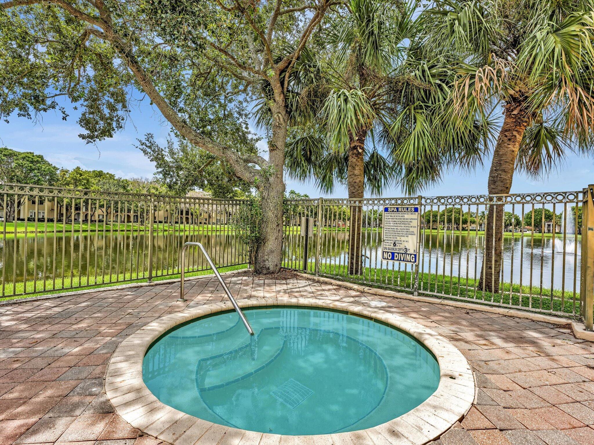 2433 Centergate #306, Miramar FL 33025