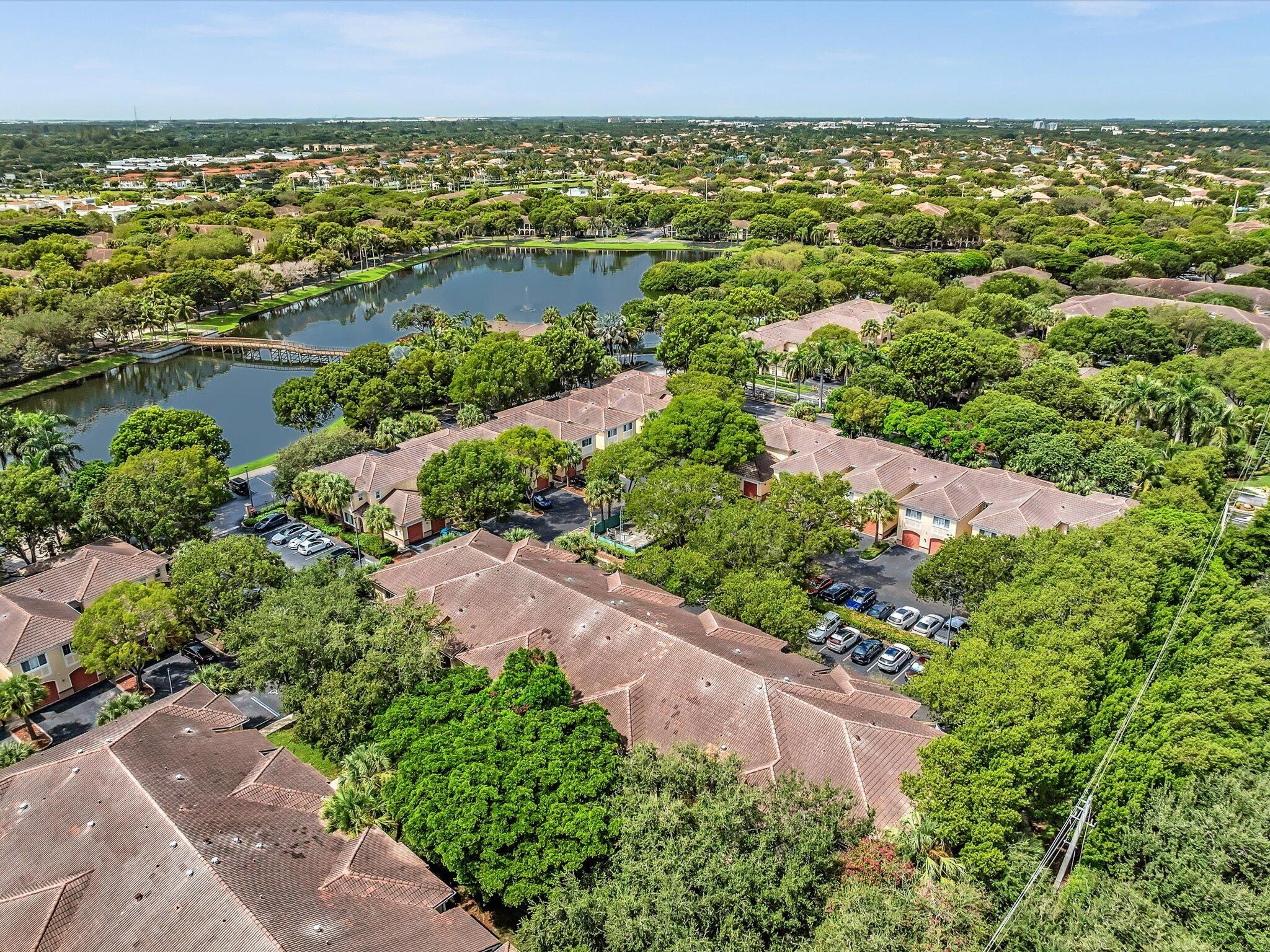 2433 Centergate #306, Miramar FL 33025