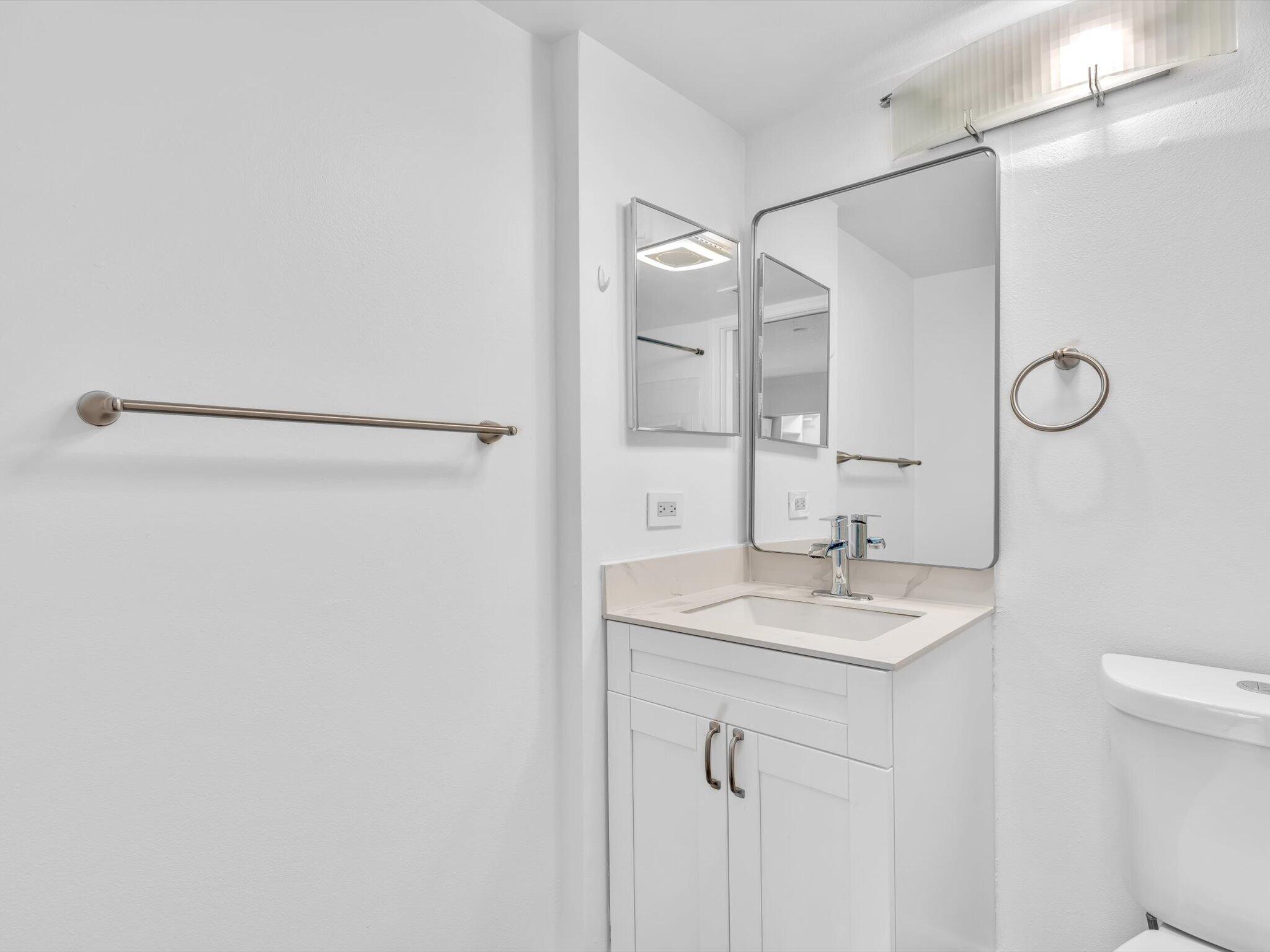 2433 Centergate #306, Miramar FL 33025