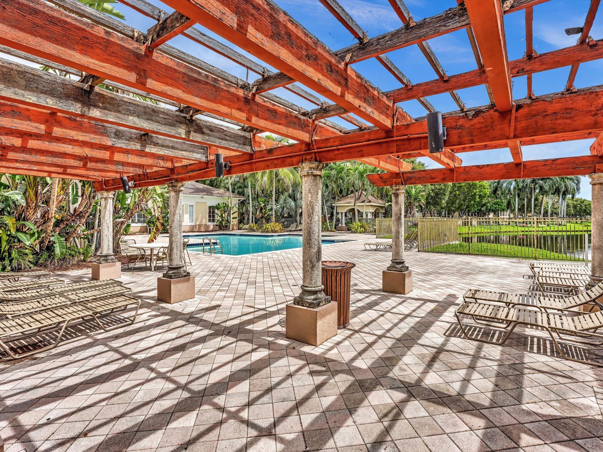 2433 Centergate #306, Miramar FL 33025
