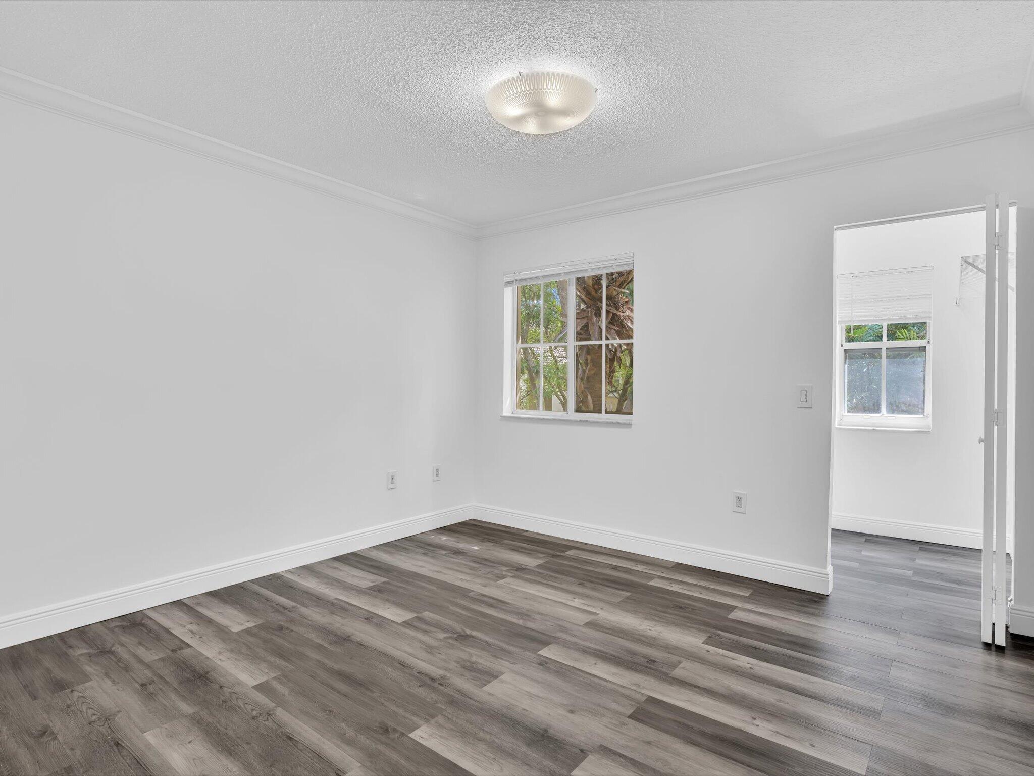 2433 Centergate #306, Miramar FL 33025