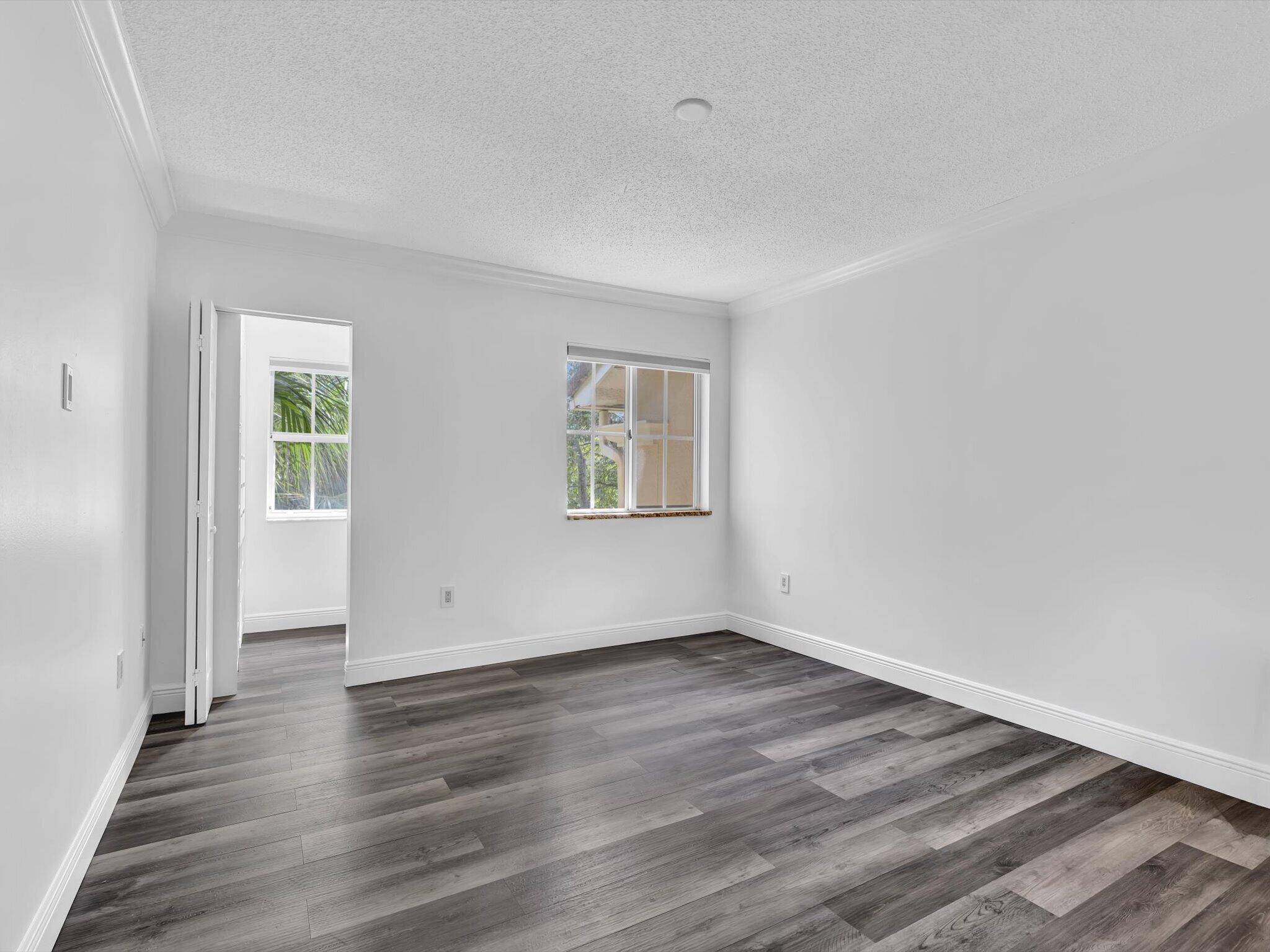 2433 Centergate #306, Miramar FL 33025