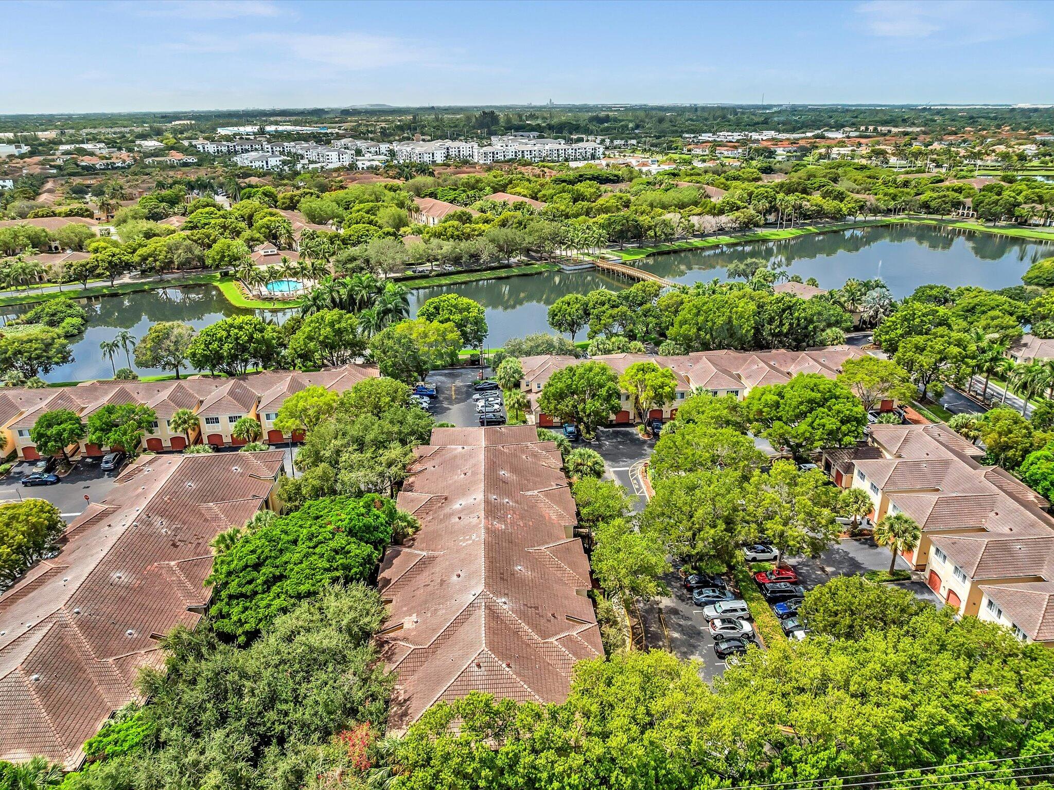 2433 Centergate #306, Miramar FL 33025