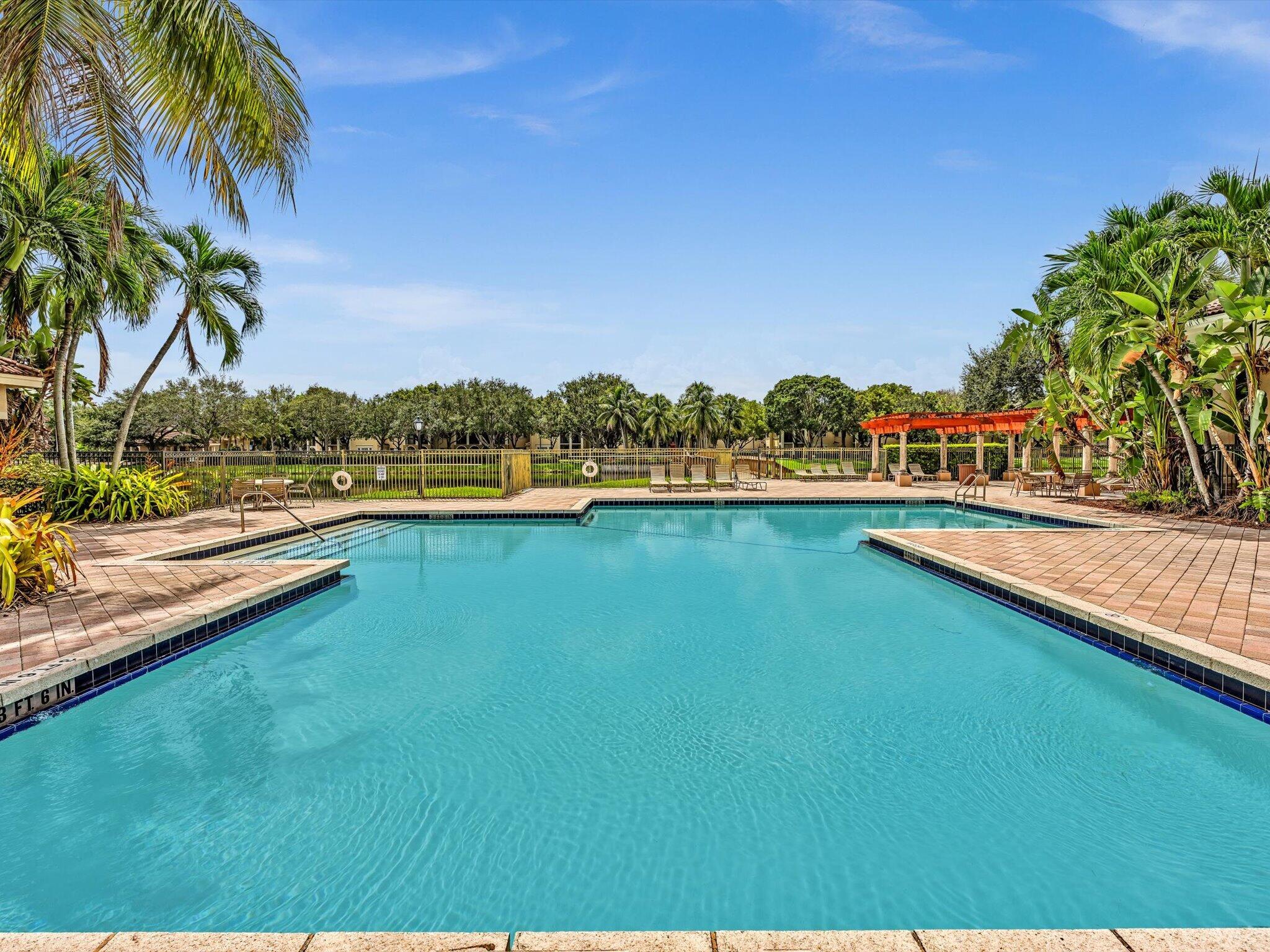 2433 Centergate #306, Miramar FL 33025