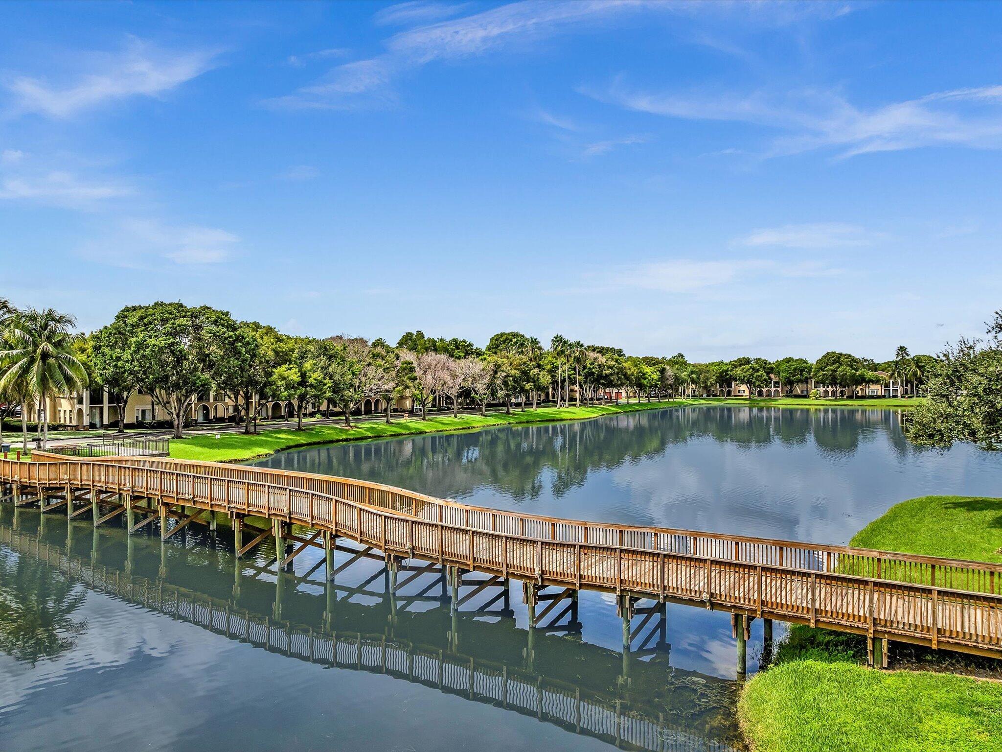 2433 Centergate #306, Miramar FL 33025