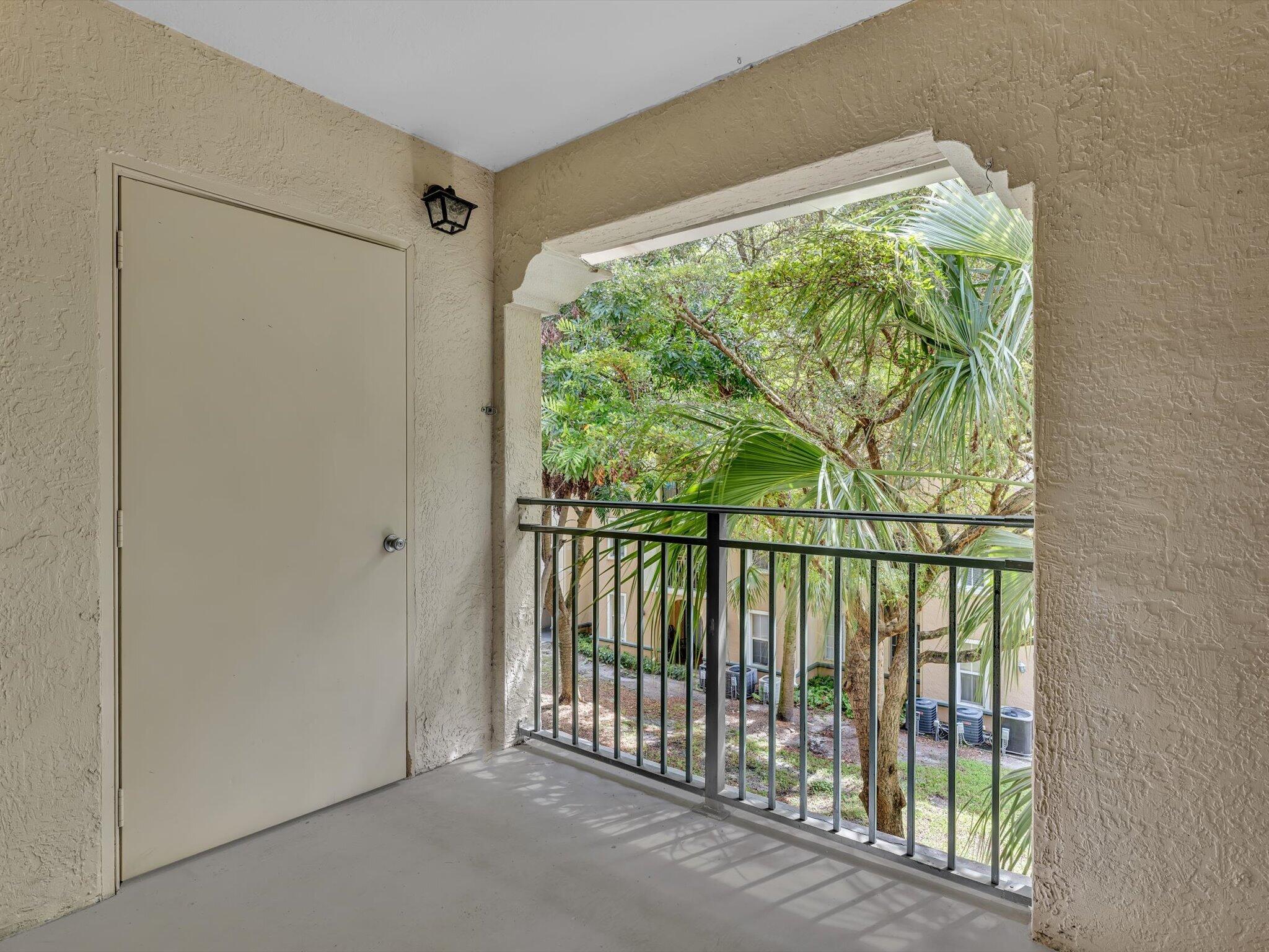 2433 Centergate #306, Miramar FL 33025