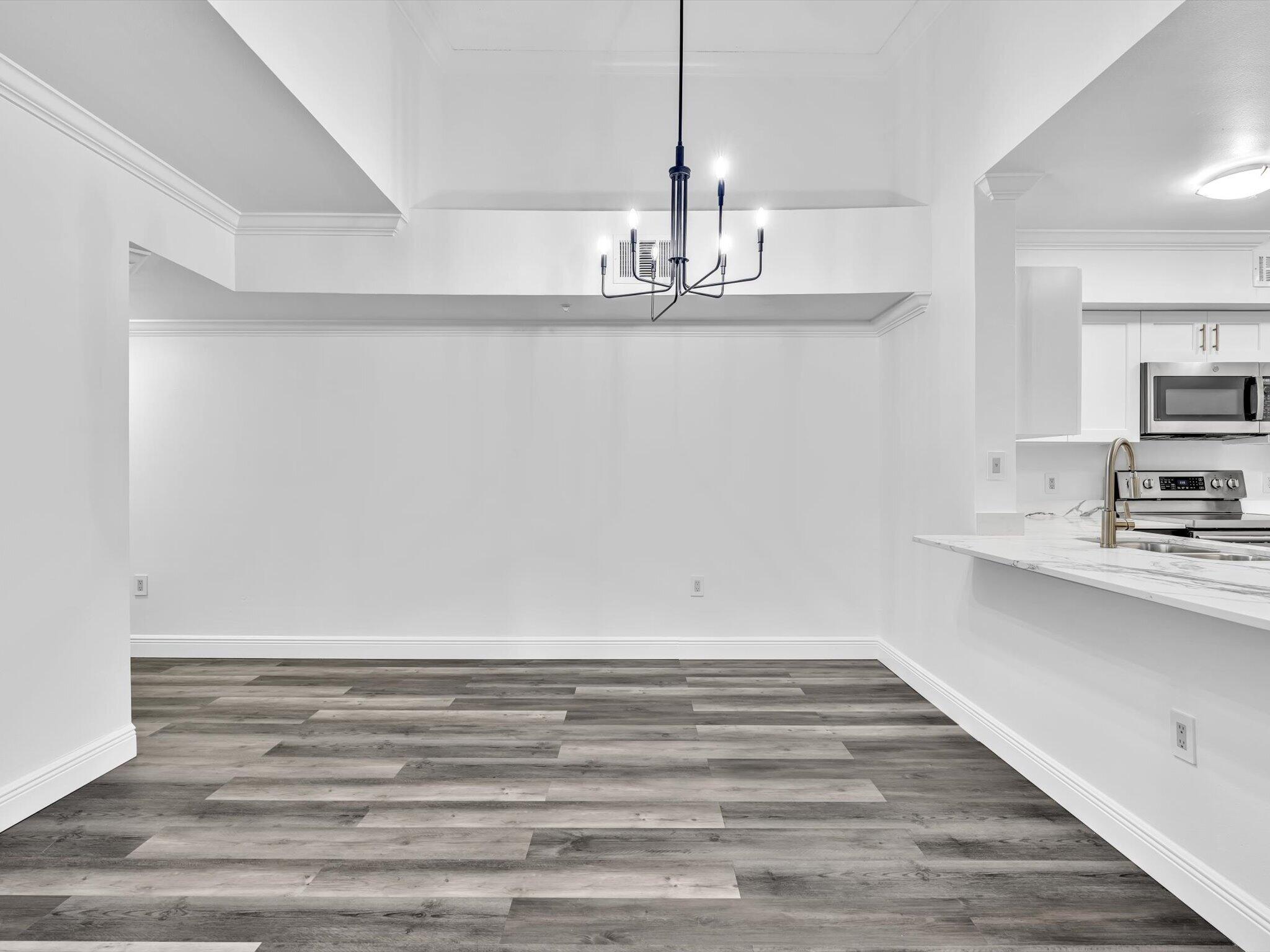 2433 Centergate #306, Miramar FL 33025