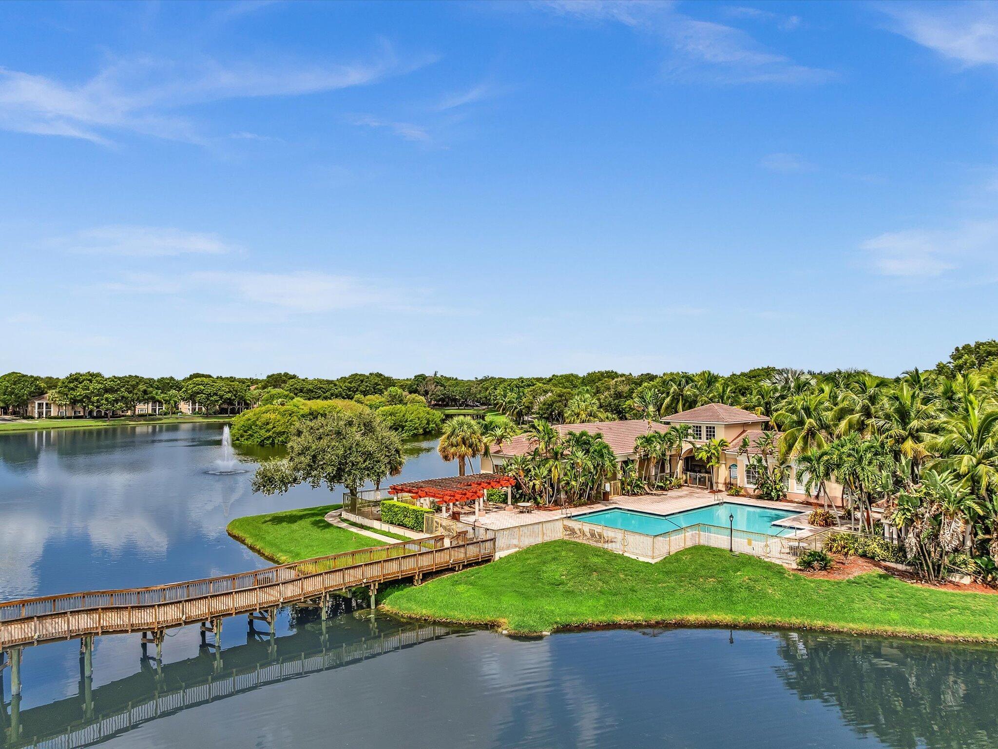 2433 Centergate #306, Miramar FL 33025