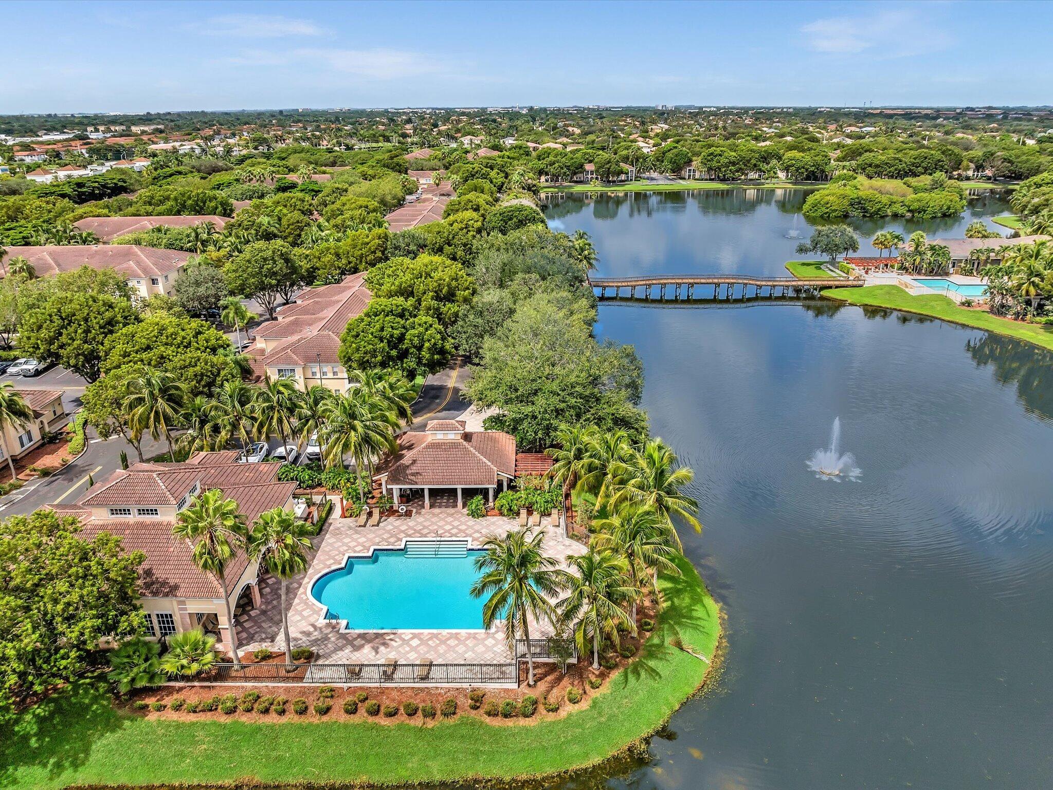 2433 Centergate #306, Miramar FL 33025