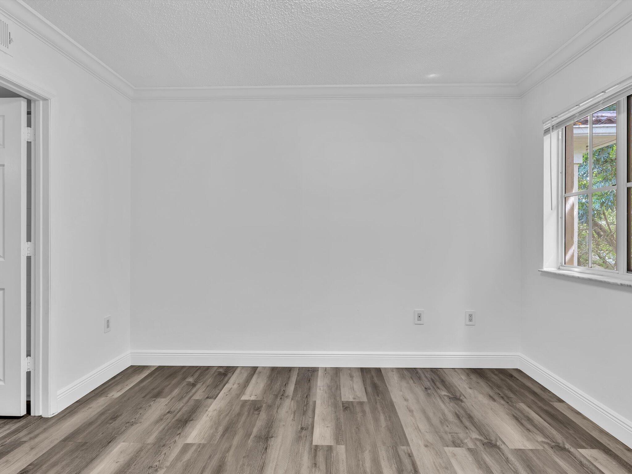 2433 Centergate #306, Miramar FL 33025