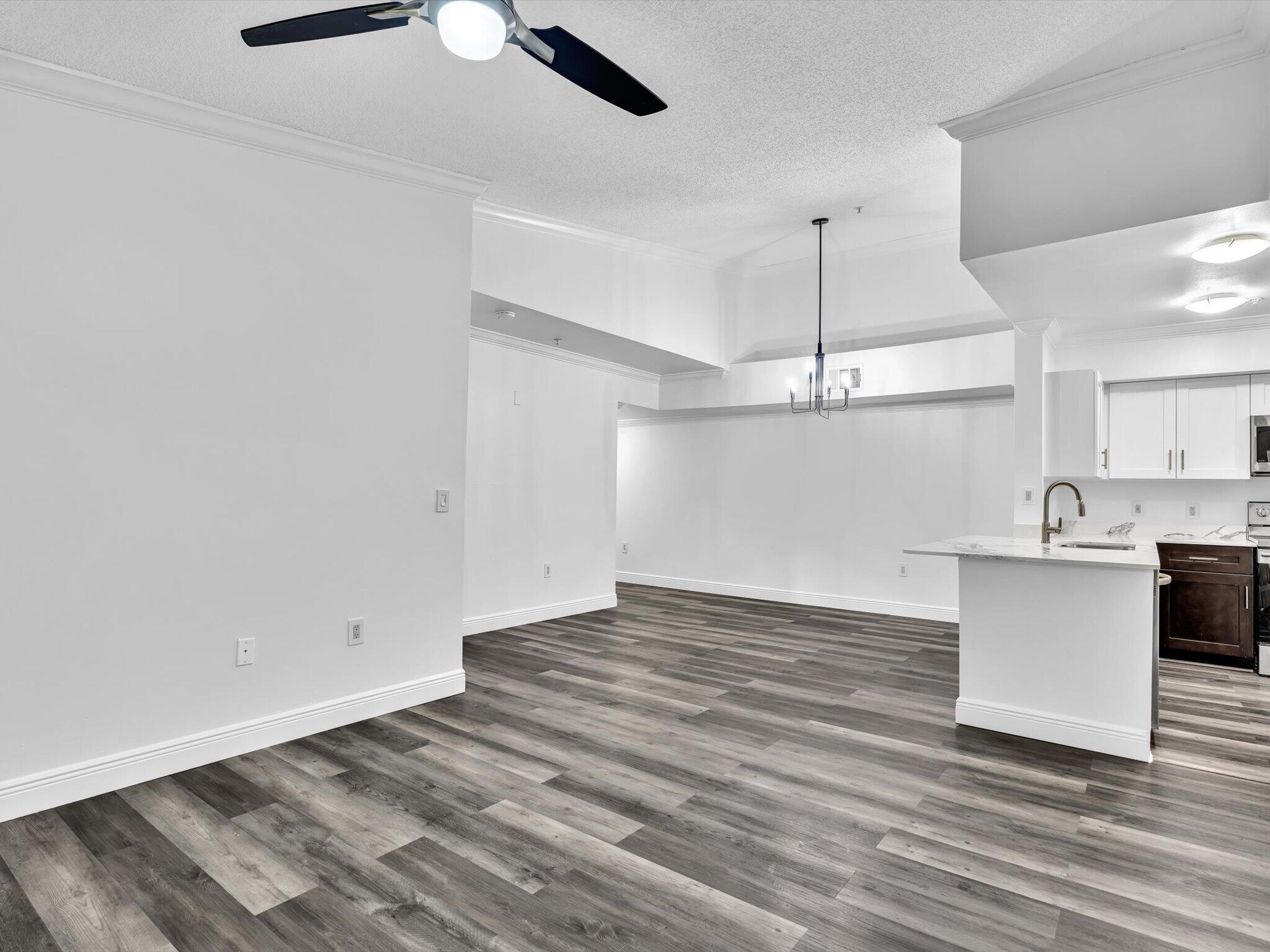 2433 Centergate #306, Miramar FL 33025