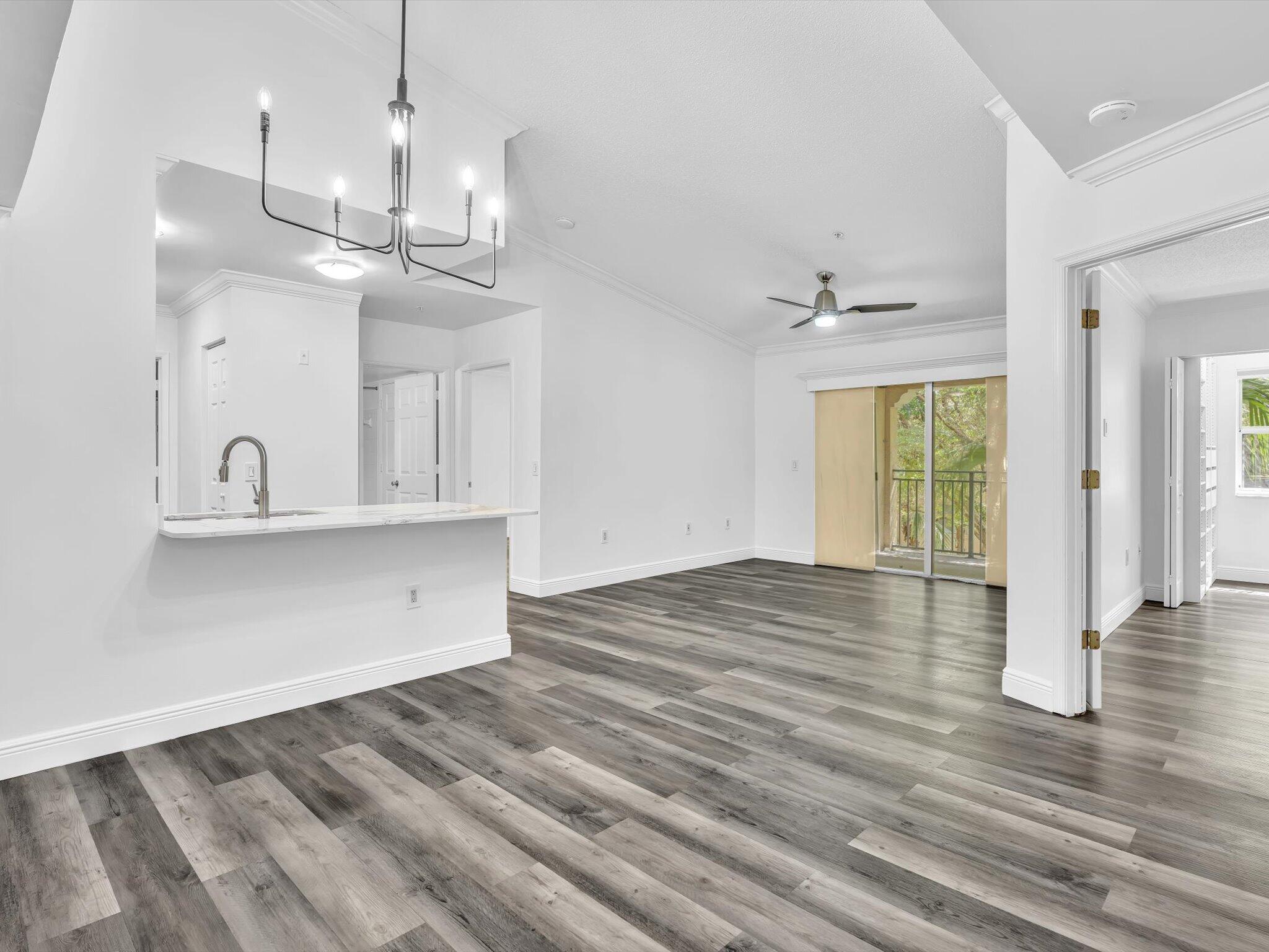 2433 Centergate #306, Miramar FL 33025