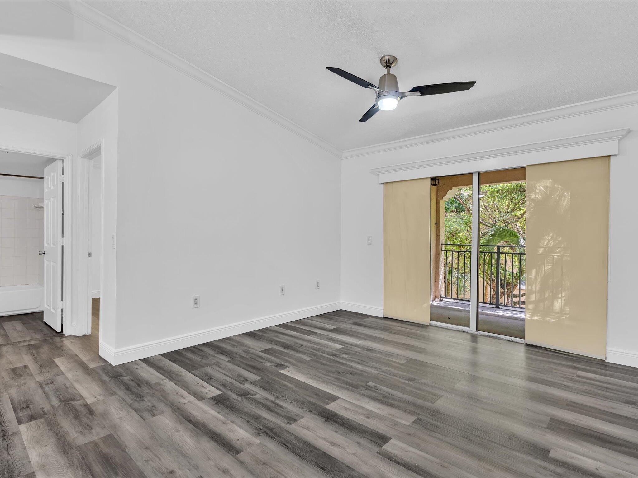 2433 Centergate #306, Miramar FL 33025