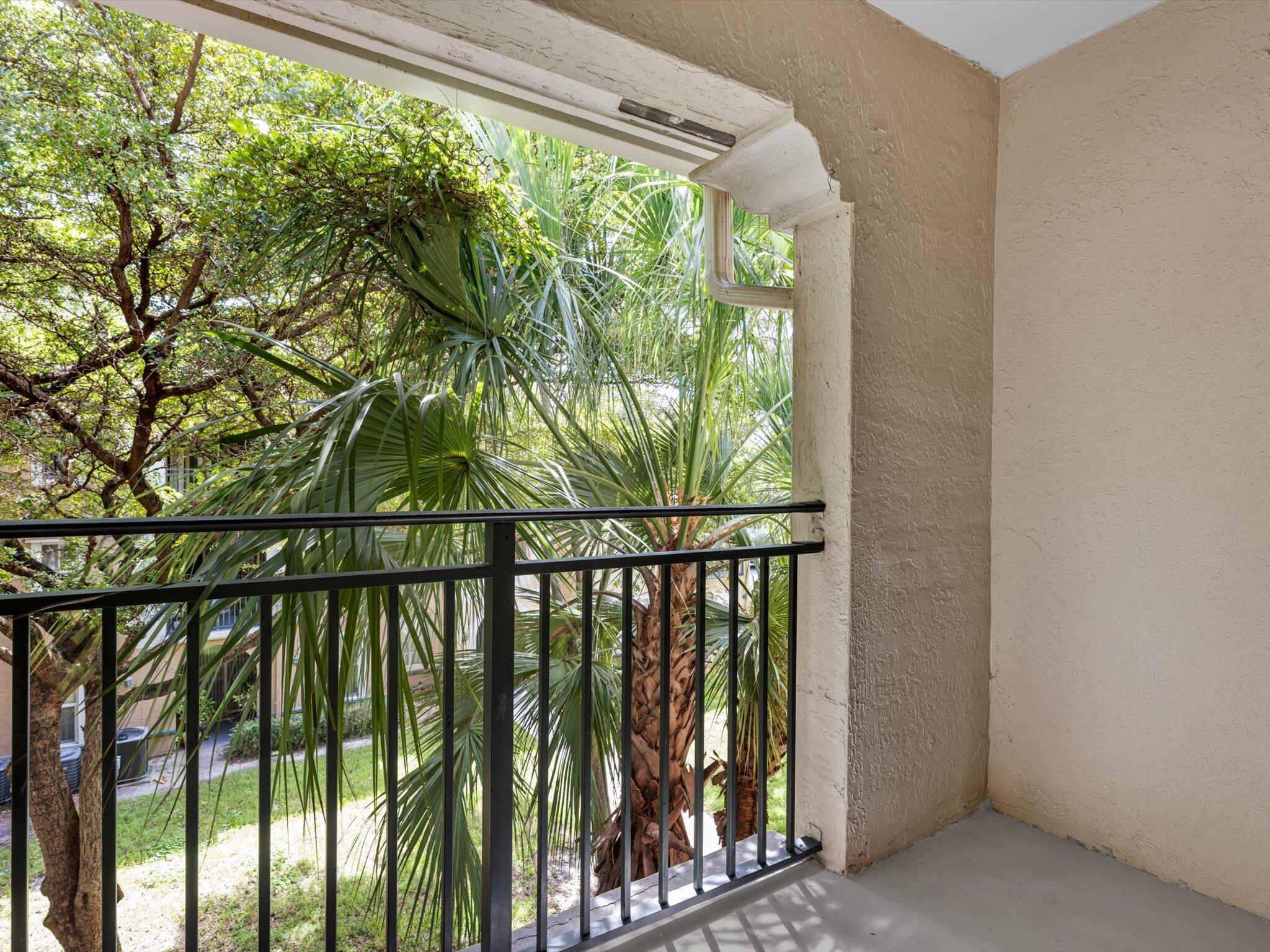 2433 Centergate #306, Miramar FL 33025