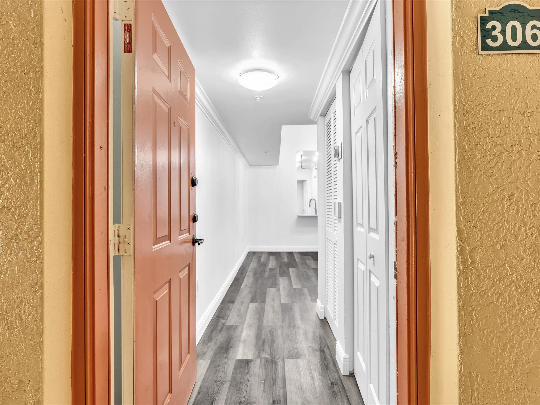 2433 Centergate #306, Miramar FL 33025