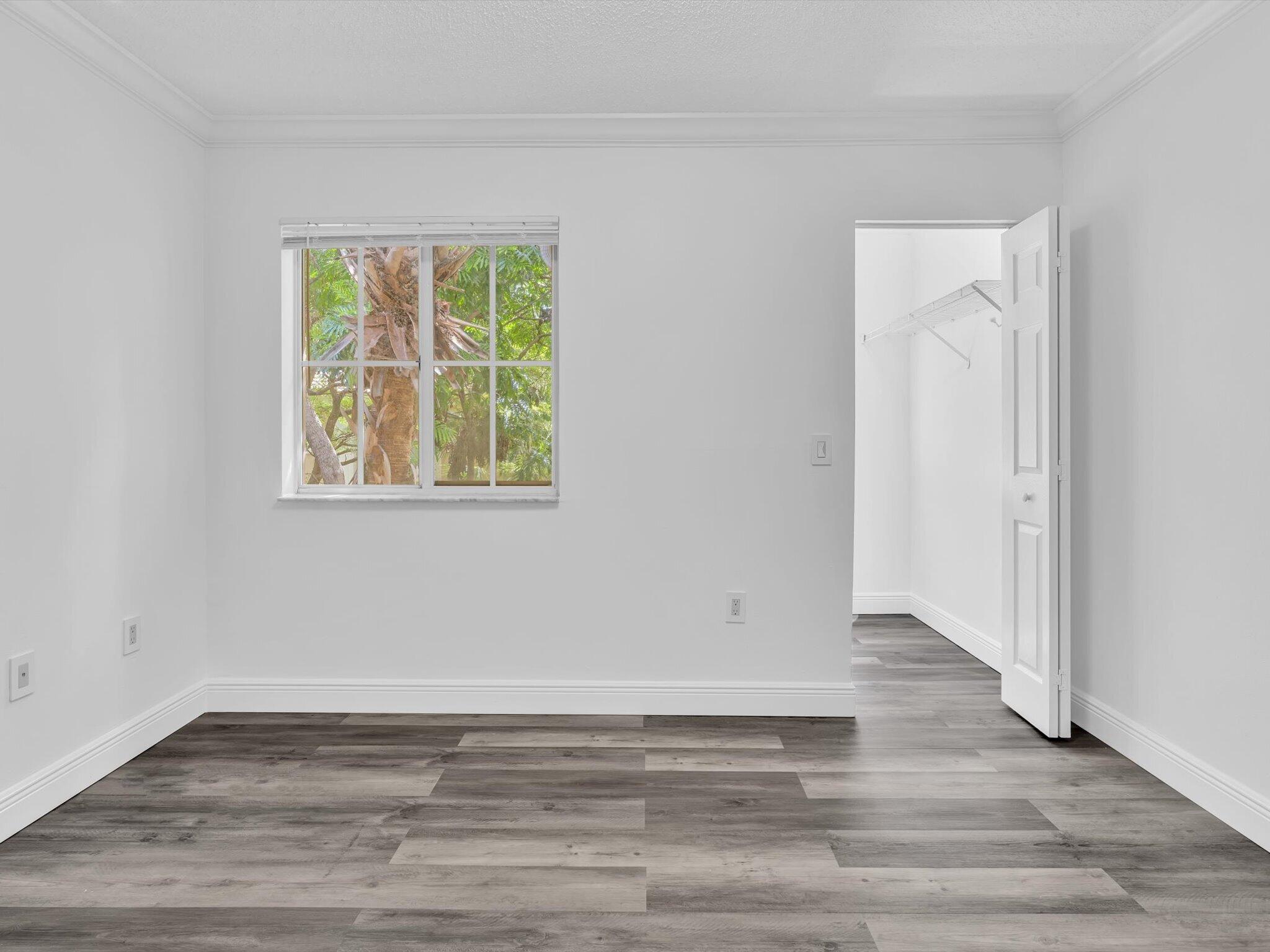 2433 Centergate #306, Miramar FL 33025