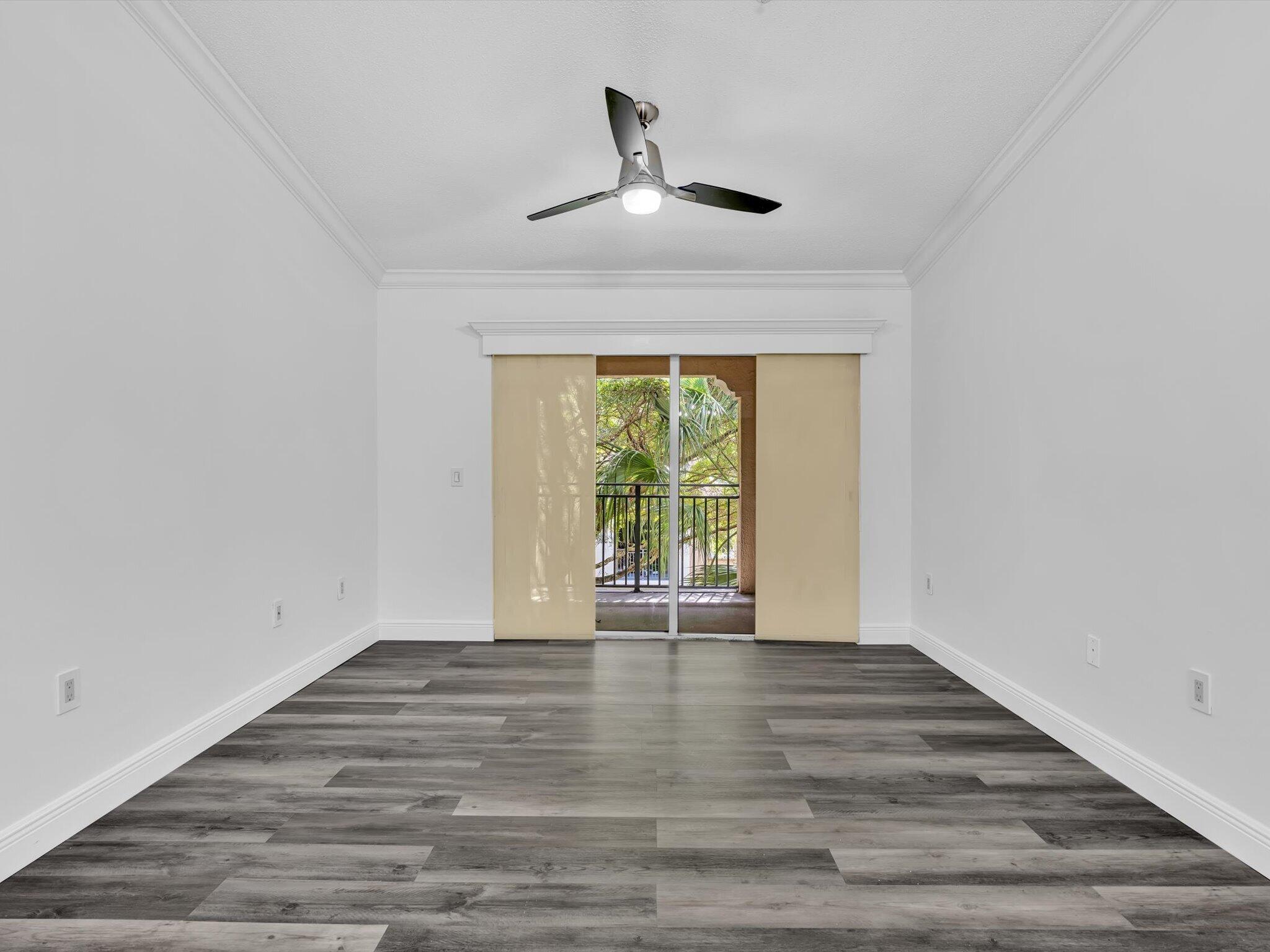 2433 Centergate #306, Miramar FL 33025