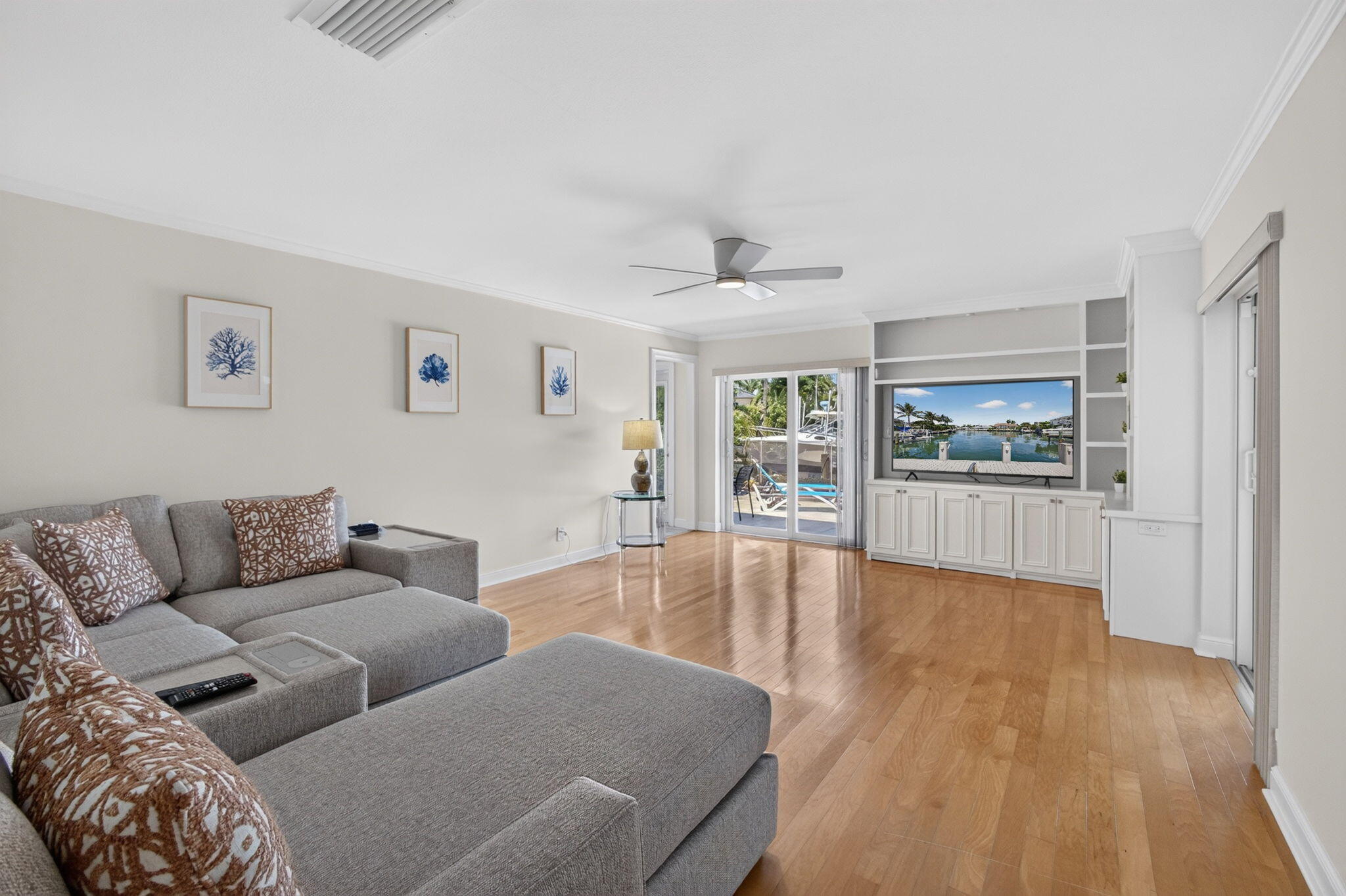 1180 Singer, Riviera Beach FL 33404