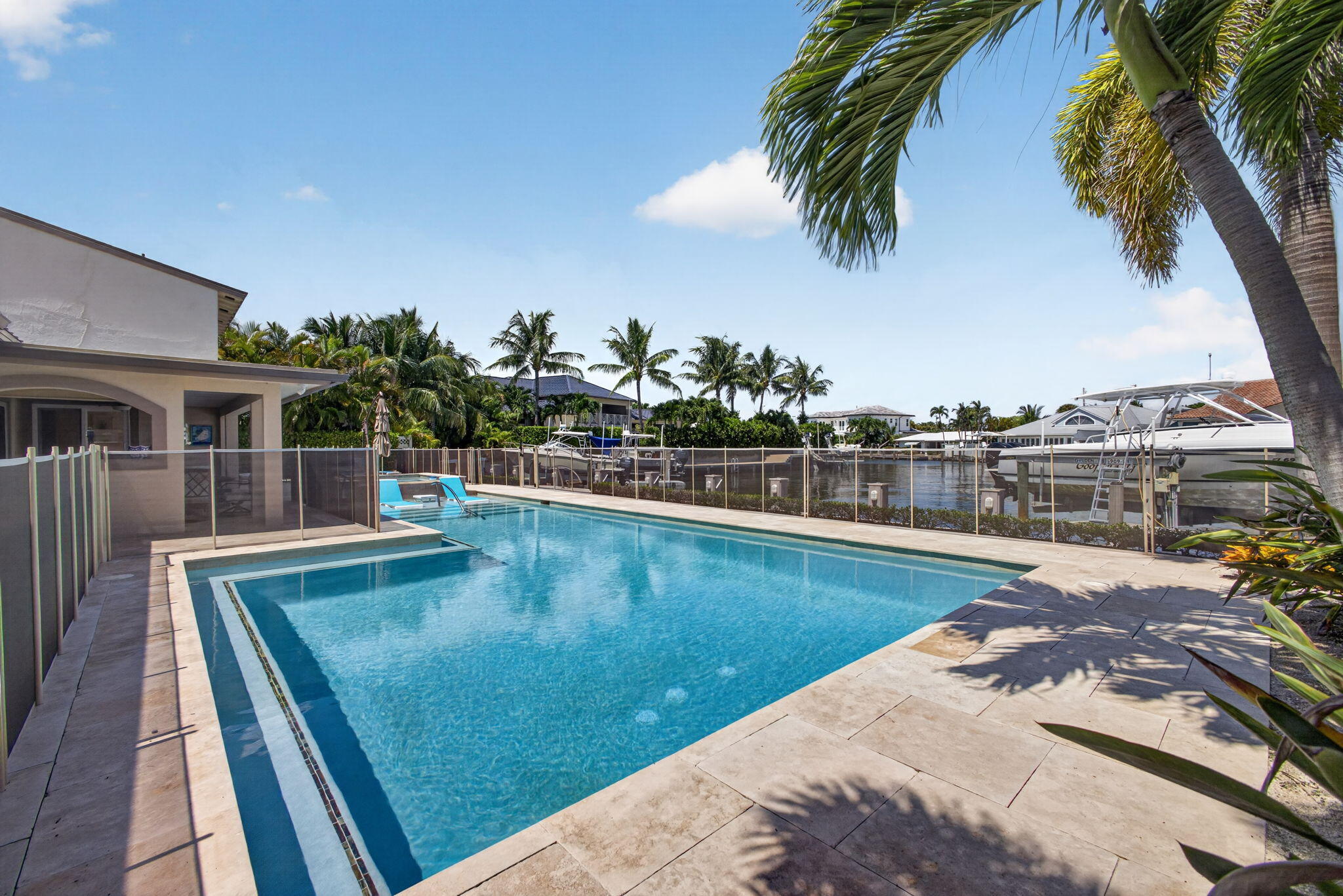 1180 Singer, Riviera Beach FL 33404