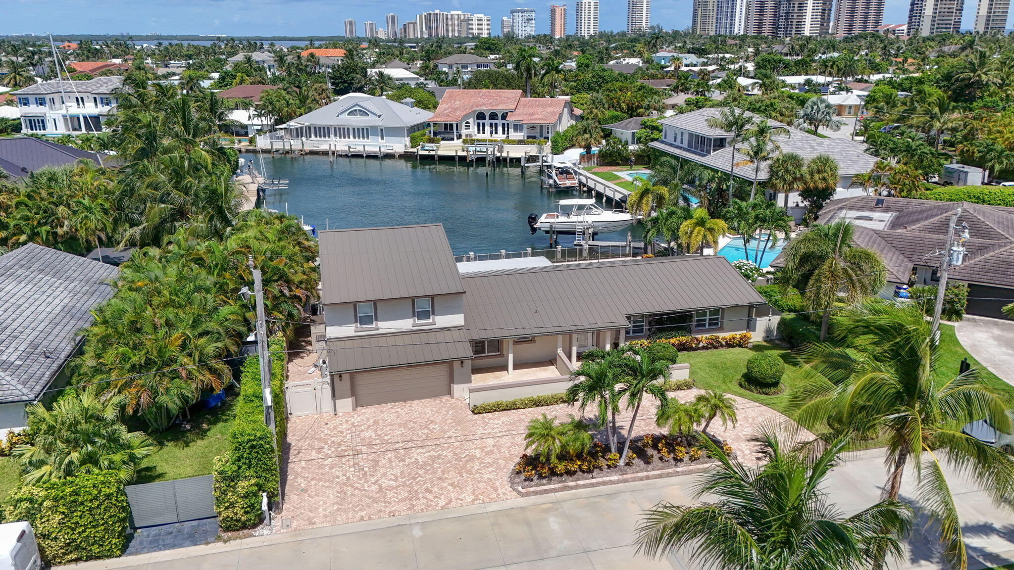1180 Singer, Riviera Beach FL 33404