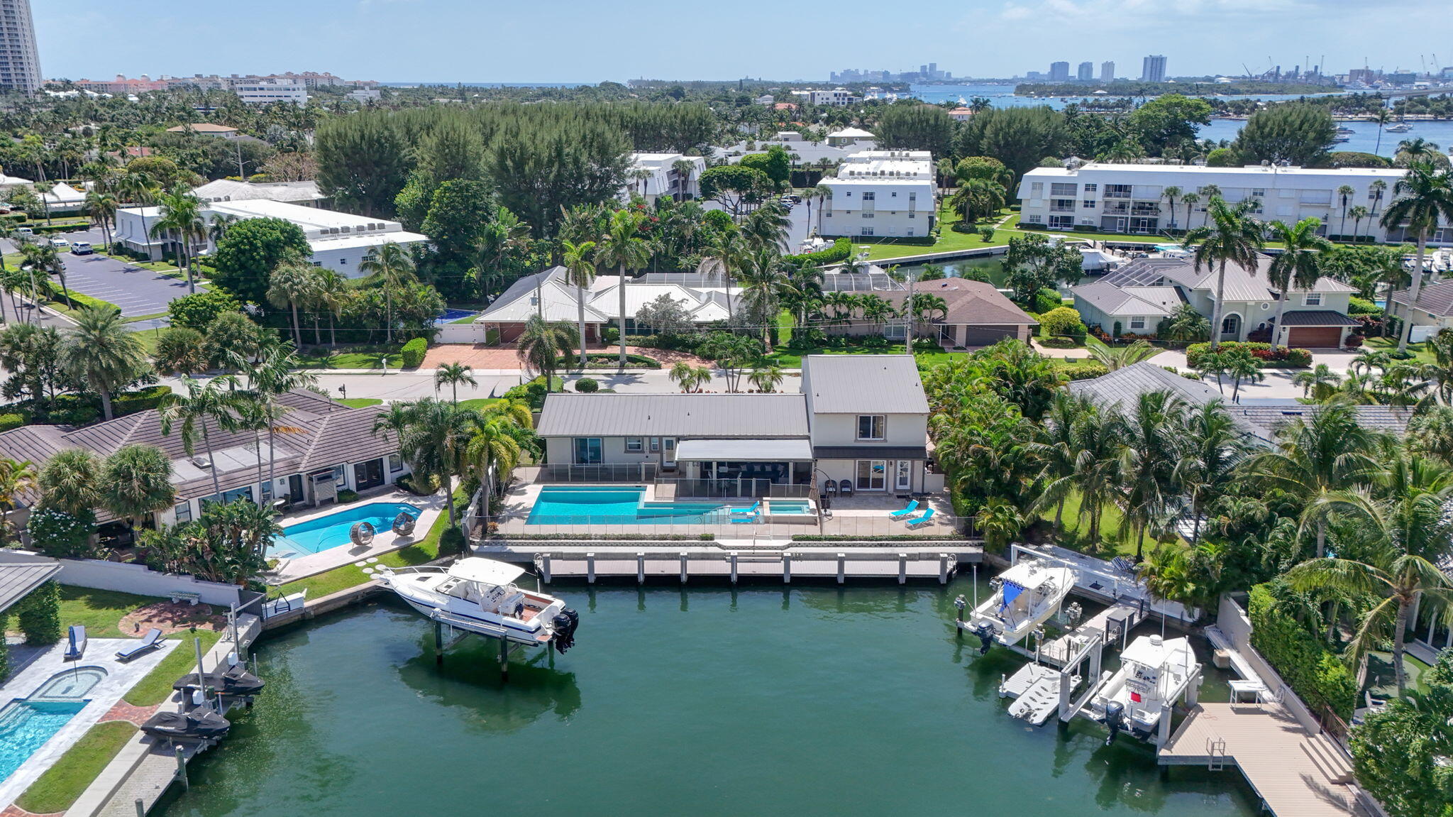 1180 Singer, Riviera Beach FL 33404