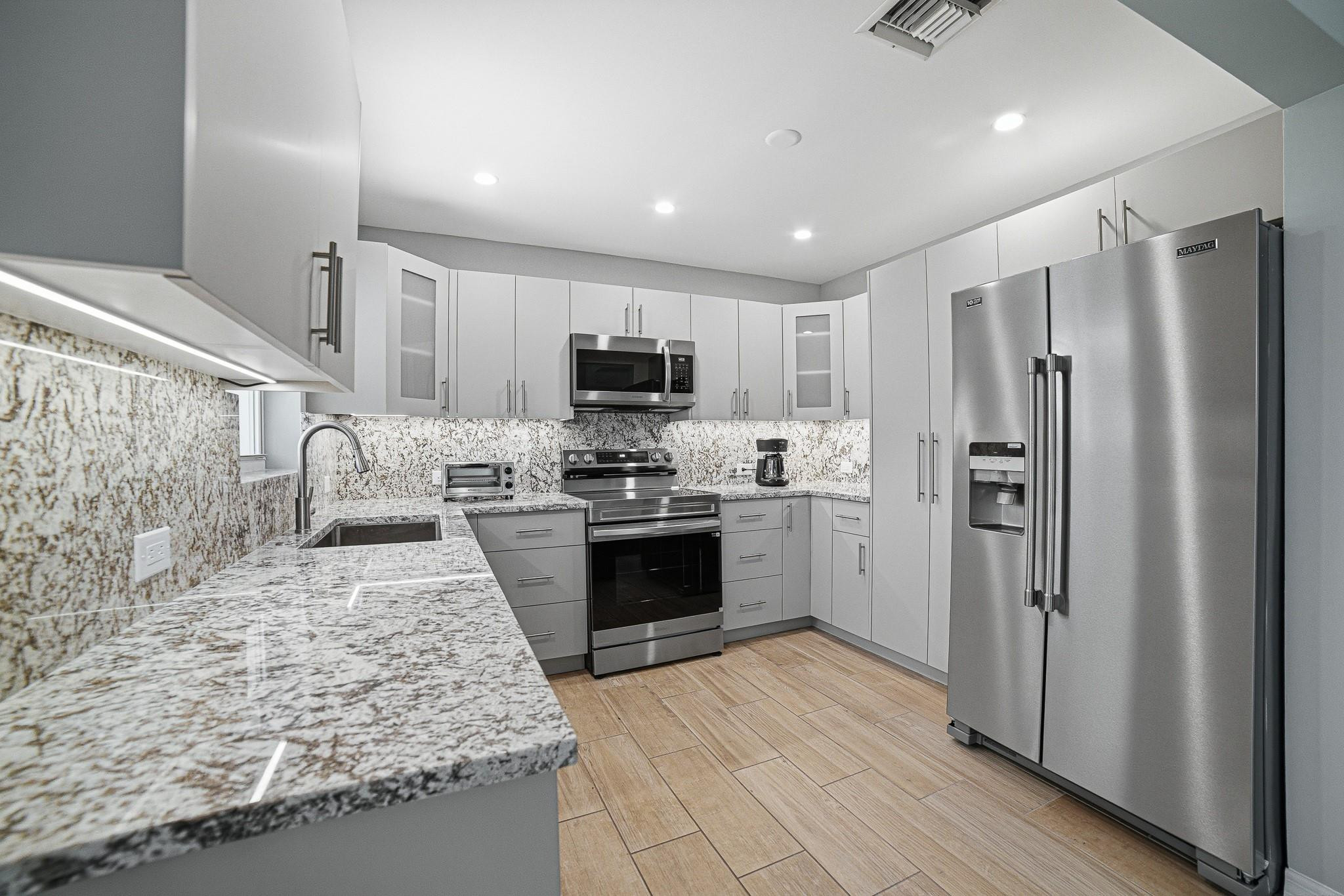 28 SE 8TH, Deerfield Beach FL 33441