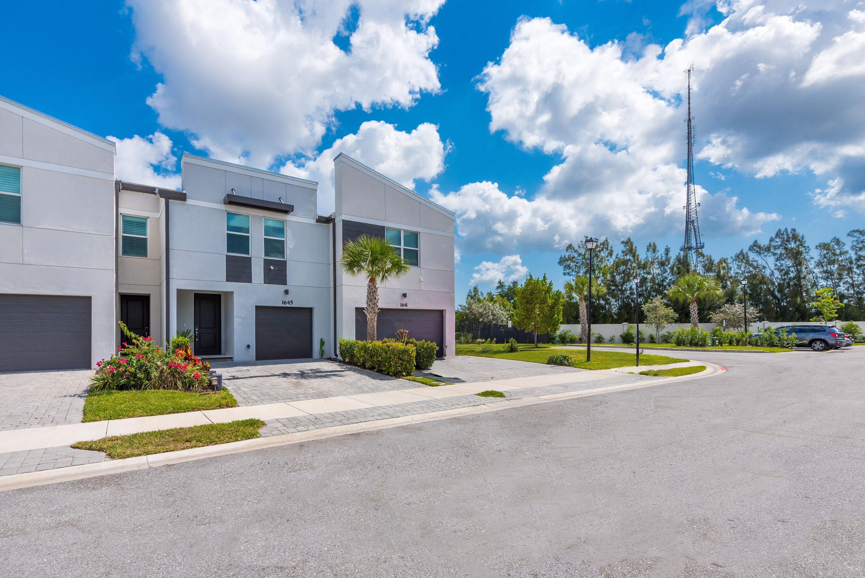 1645 Lindley, Mangonia Park FL 33407