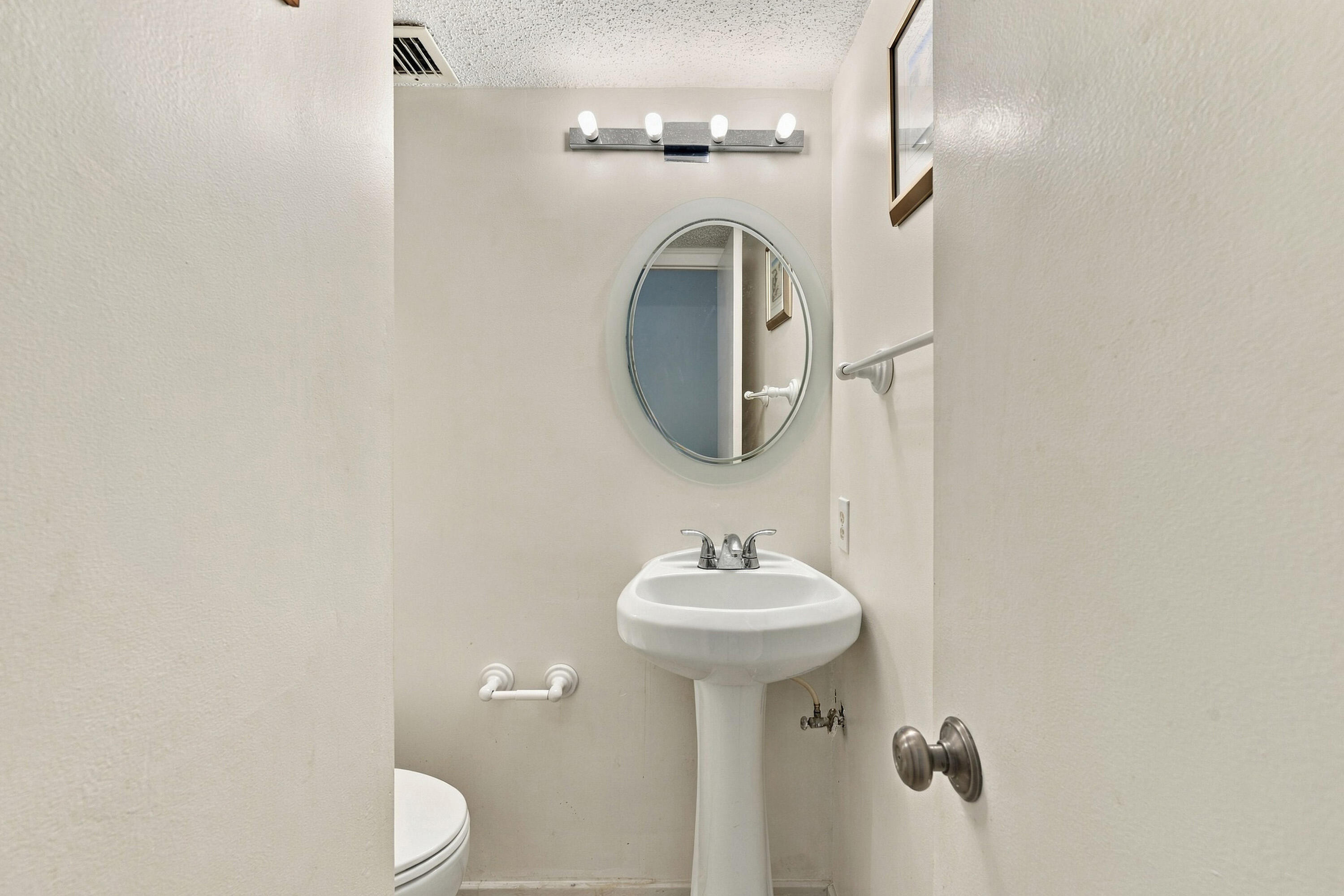 3909 N Ocean #410, Fort Lauderdale FL 33308