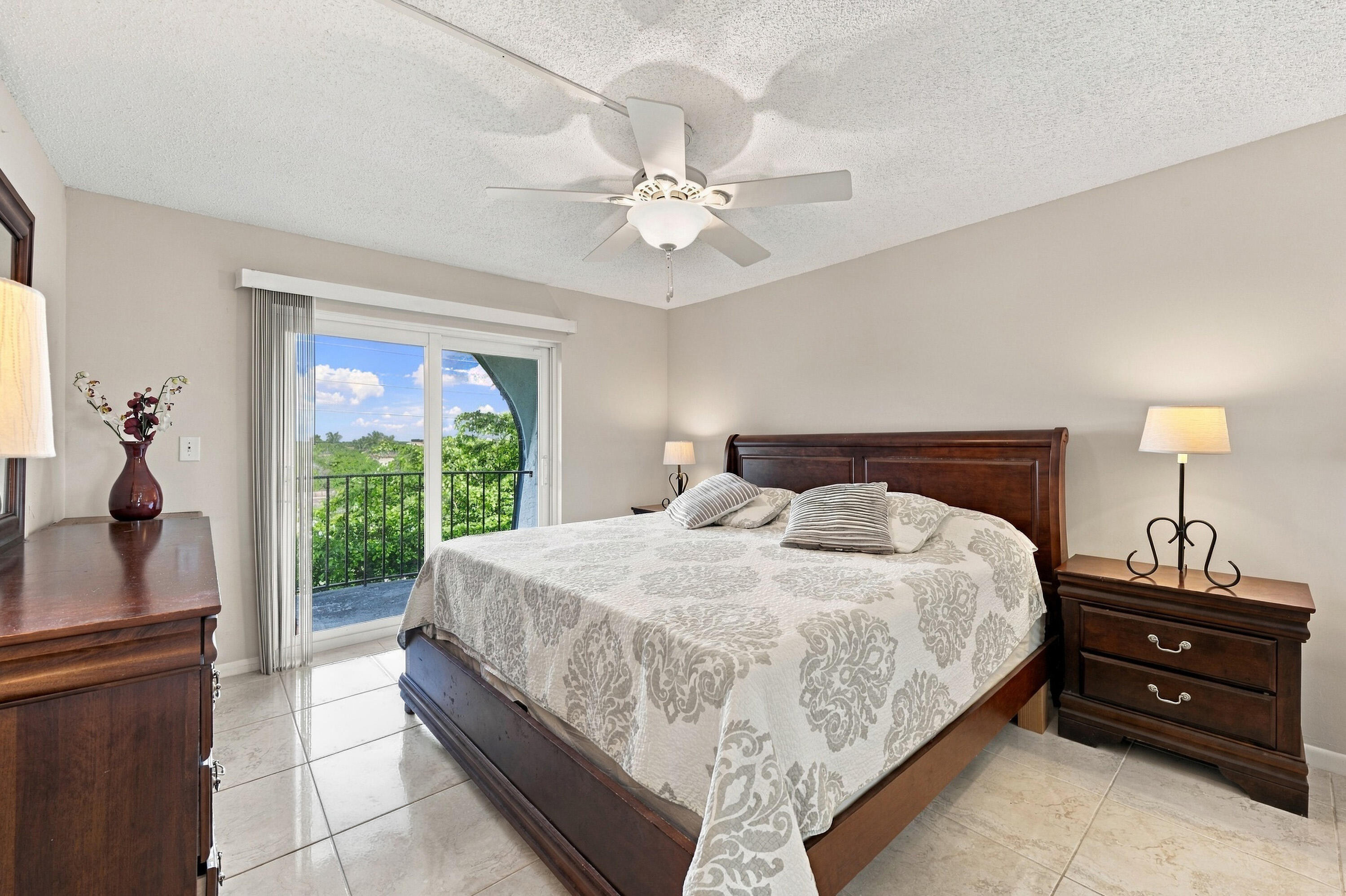 3909 N Ocean #410, Fort Lauderdale FL 33308