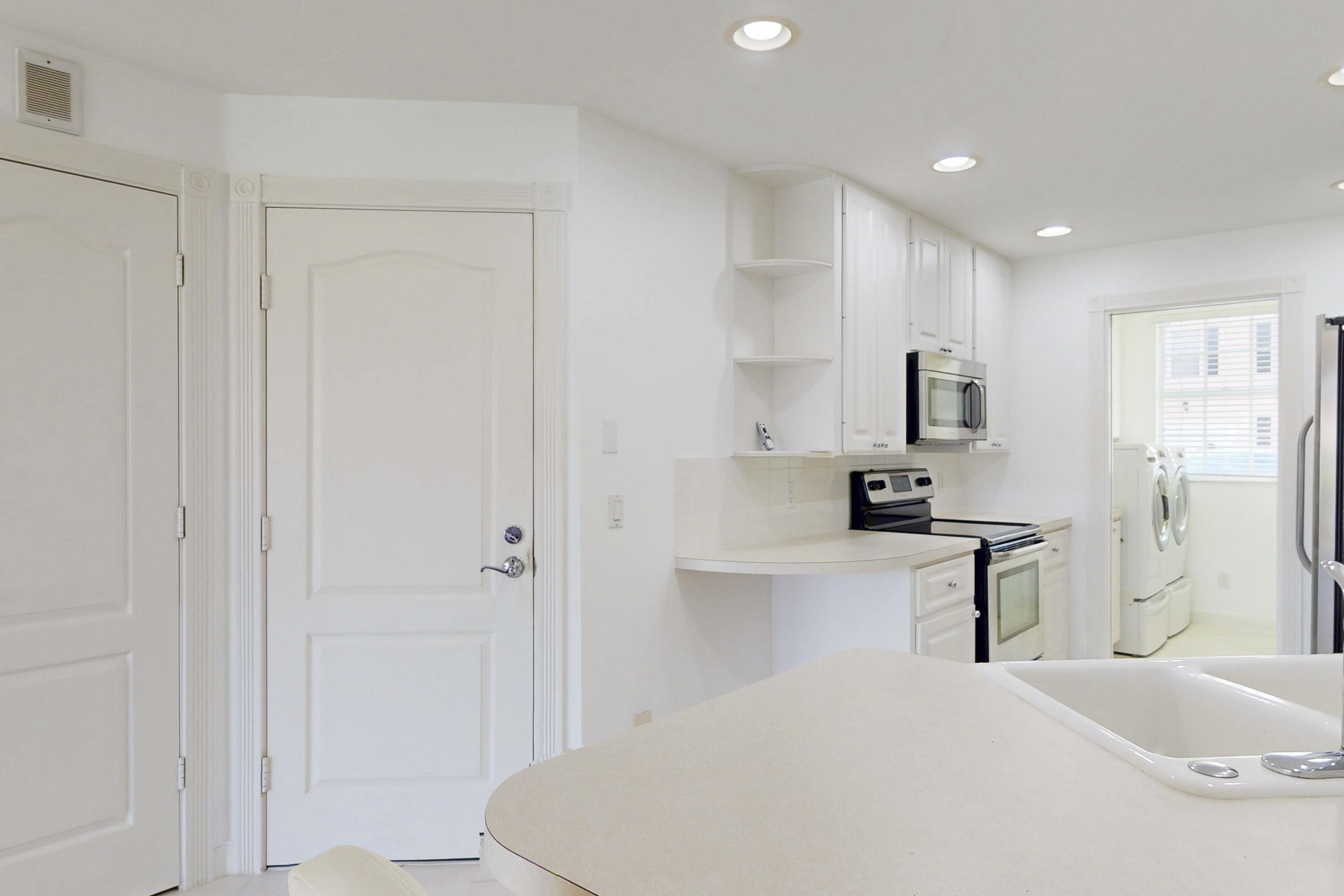 2136 Tigris, West Palm Beach FL 33411