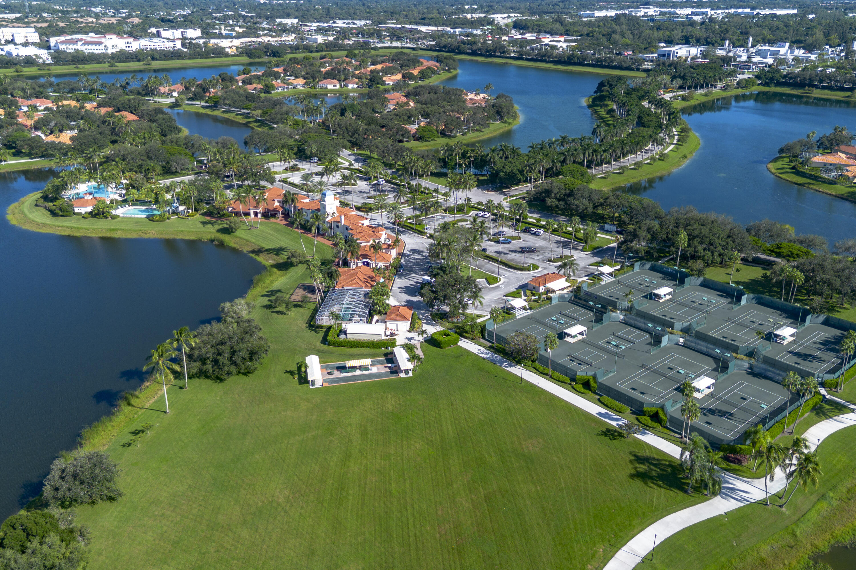 2136 Tigris, West Palm Beach FL 33411