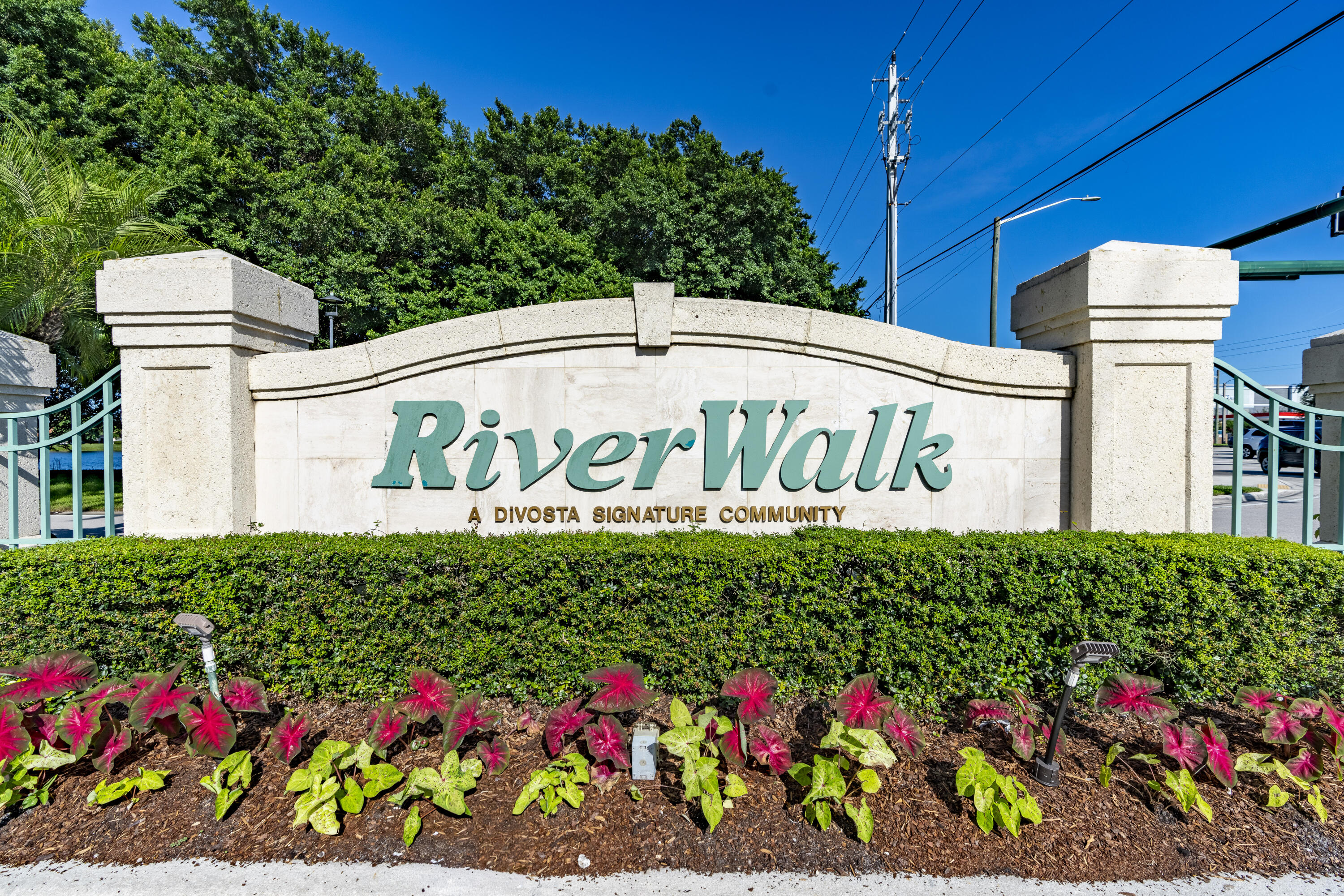 2136 Tigris, West Palm Beach FL 33411