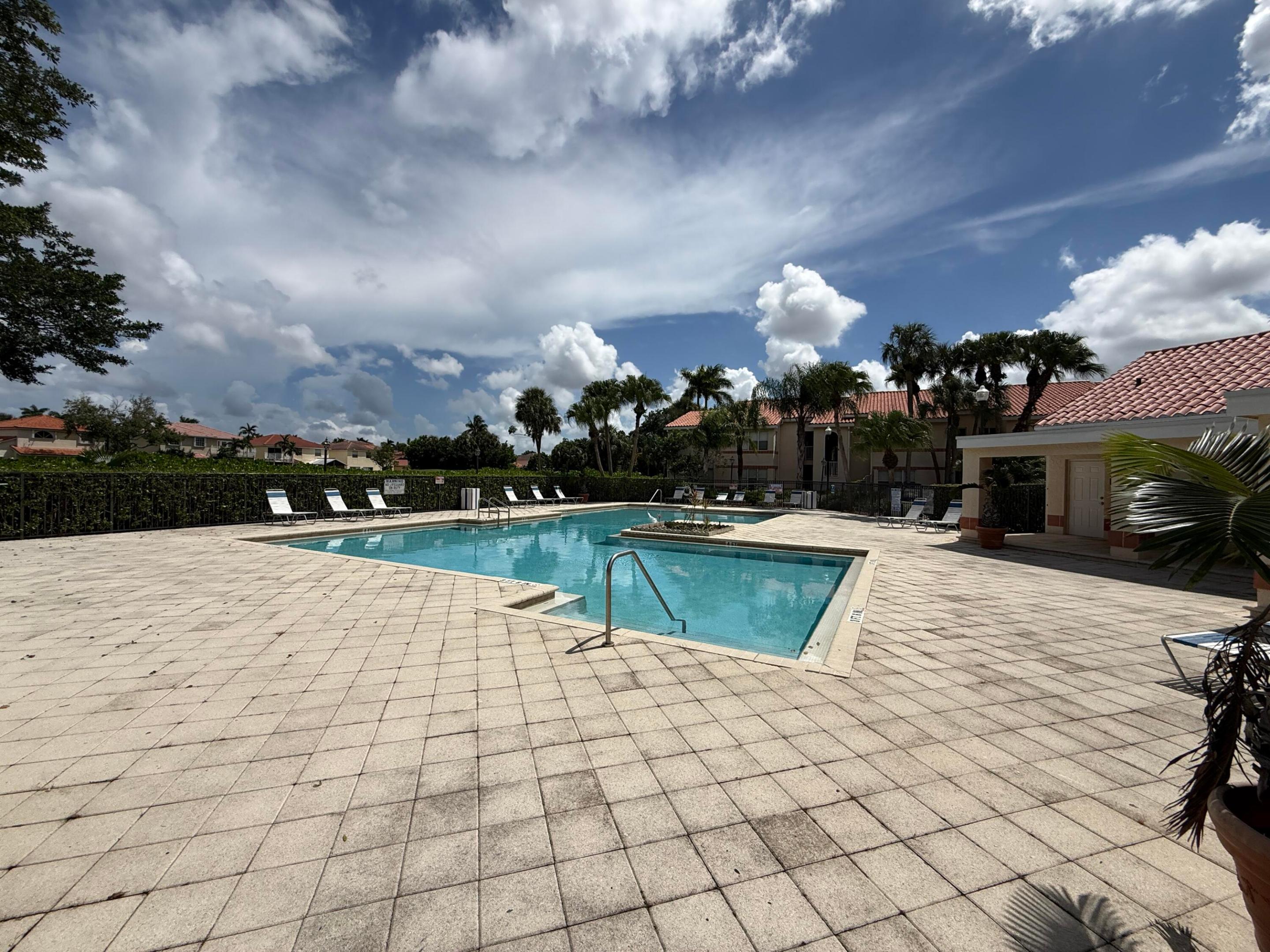 3410 PINEWALK #821, Margate FL 33063