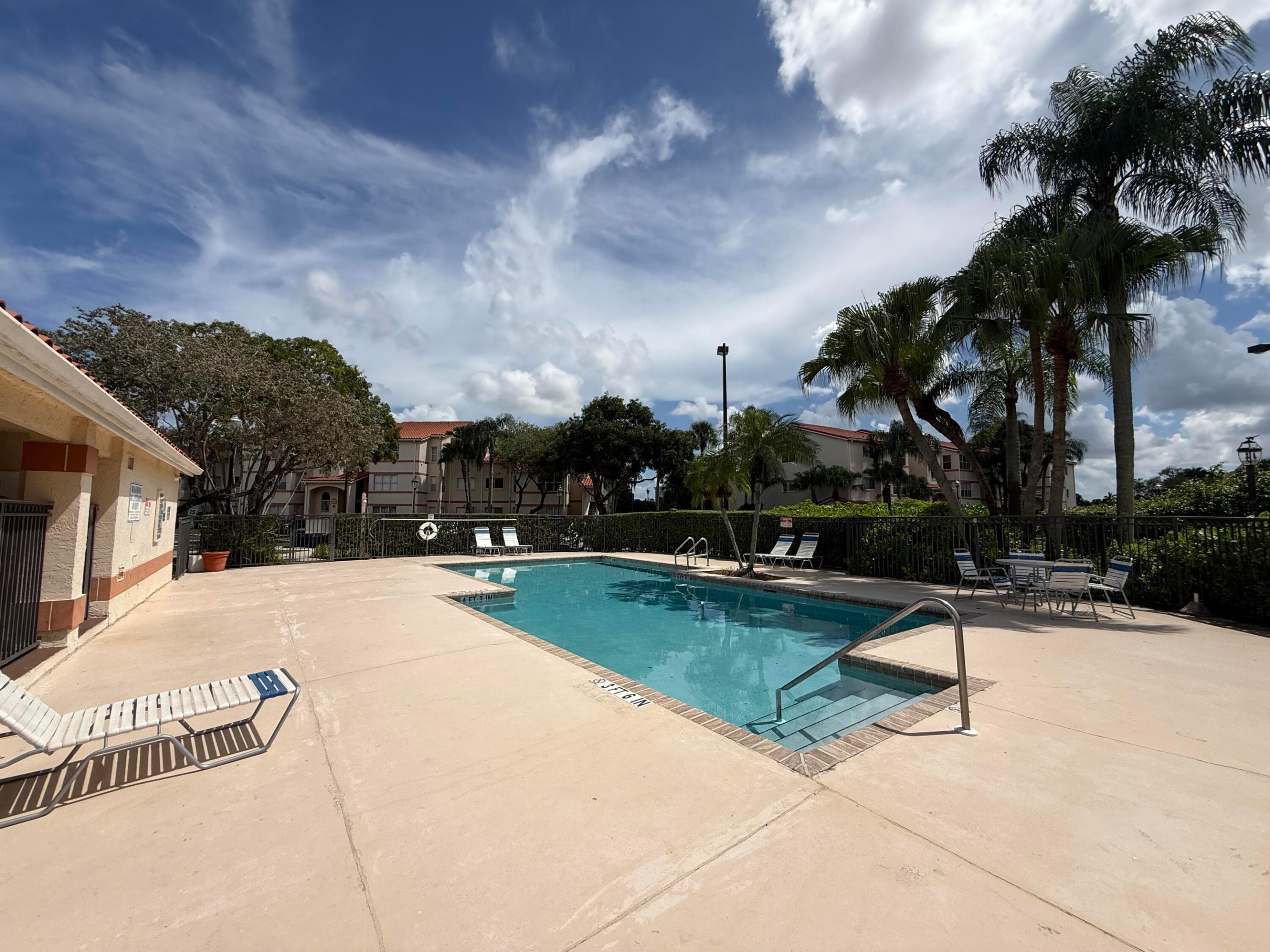 3410 PINEWALK #821, Margate FL 33063
