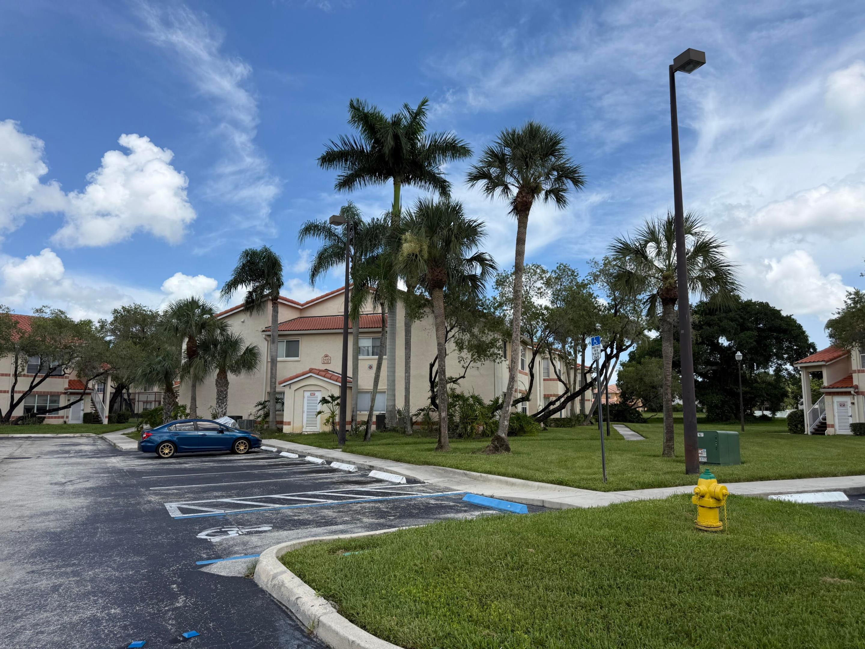 3410 PINEWALK #821, Margate FL 33063