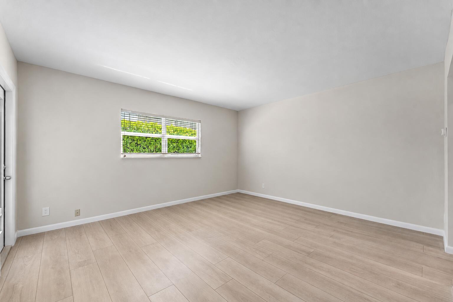 1212 SE 2ND #103, Fort Lauderdale FL 33301