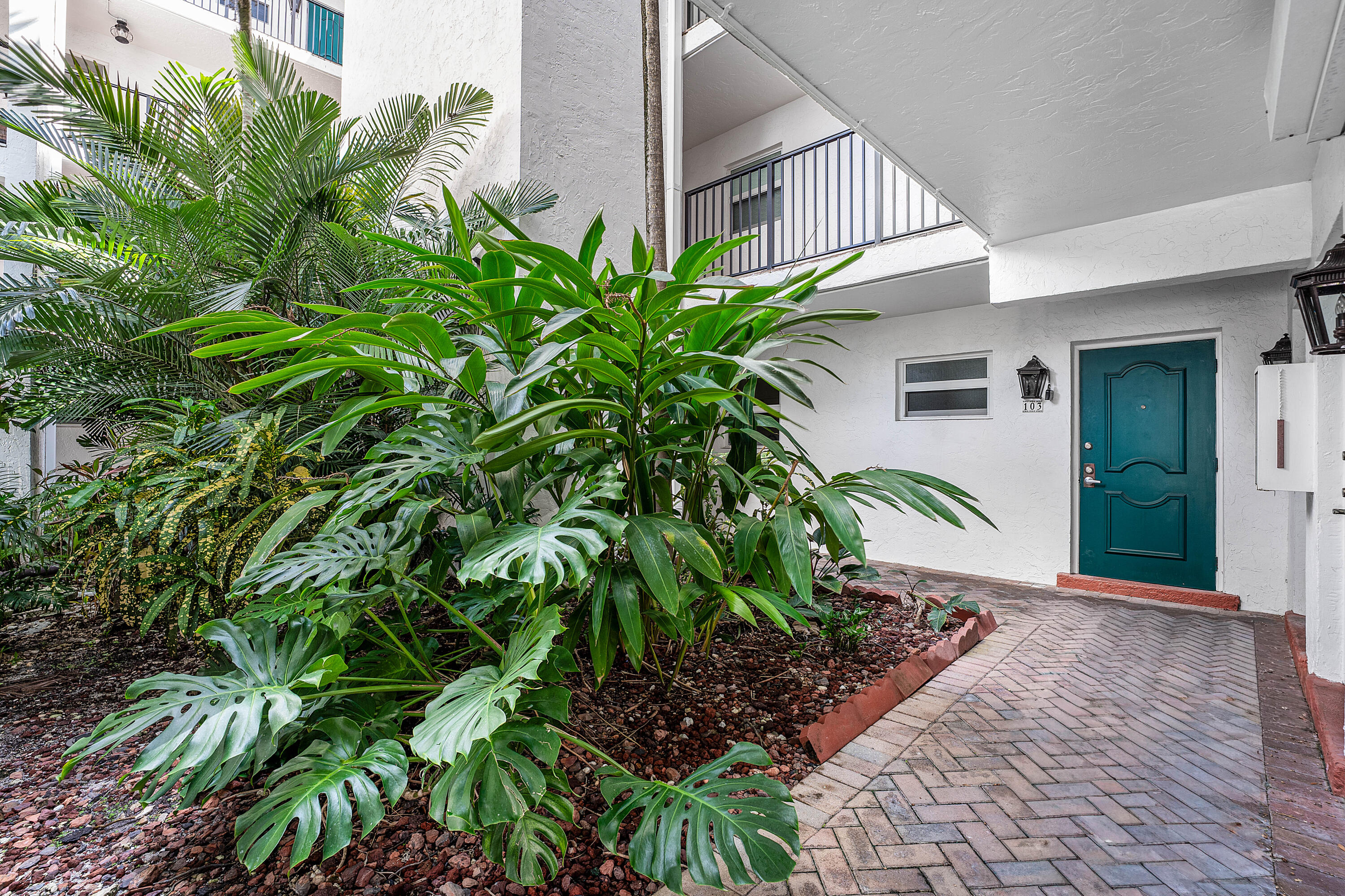 1212 SE 2ND #103, Fort Lauderdale FL 33301