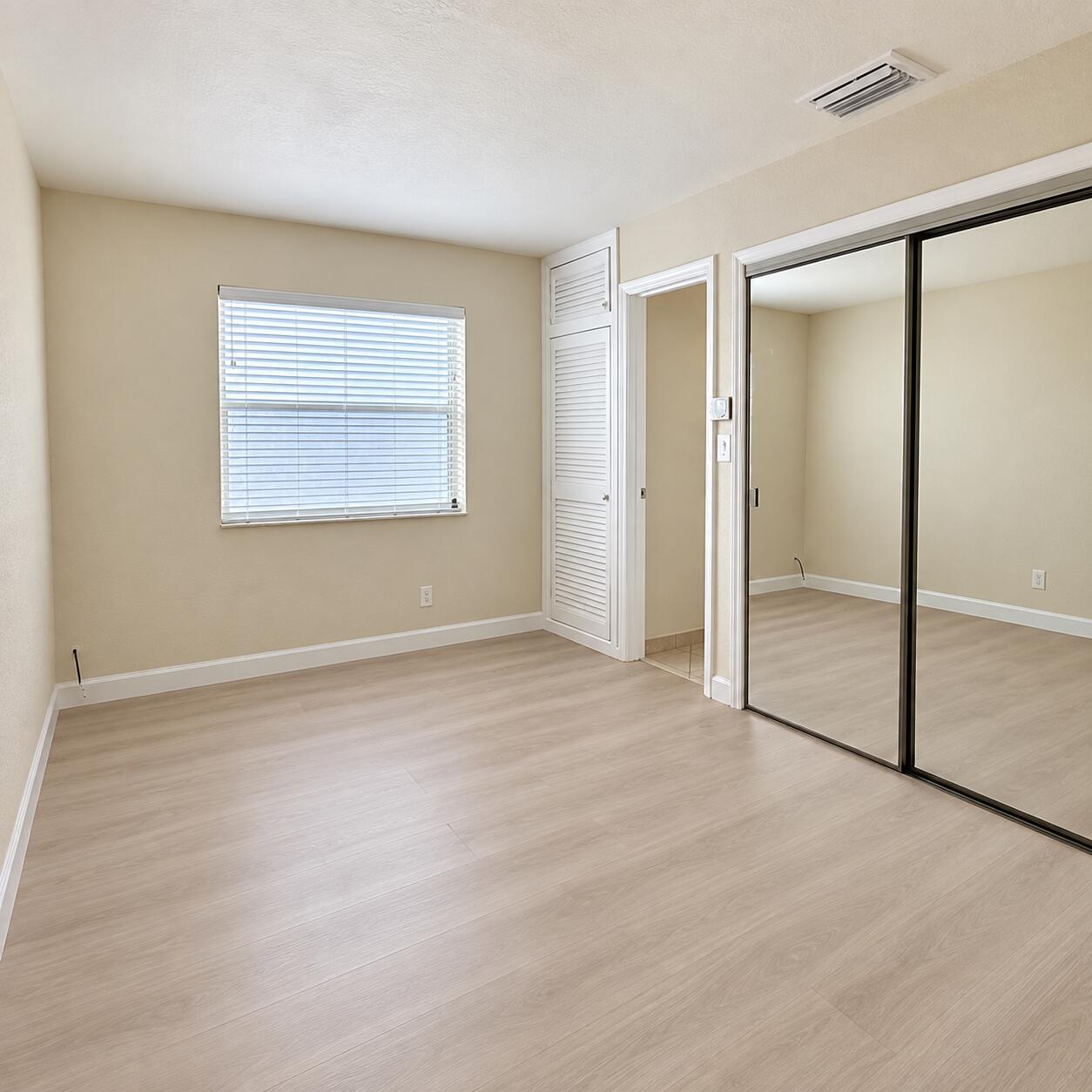 815 Middle River #110, Fort Lauderdale FL 33304