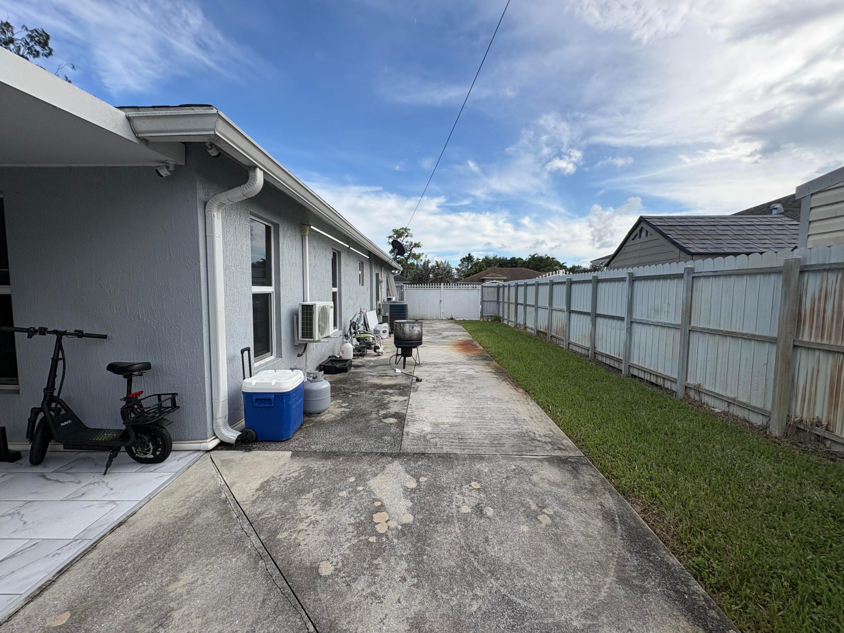 3941 TROPICAL, Palm Springs FL 33461