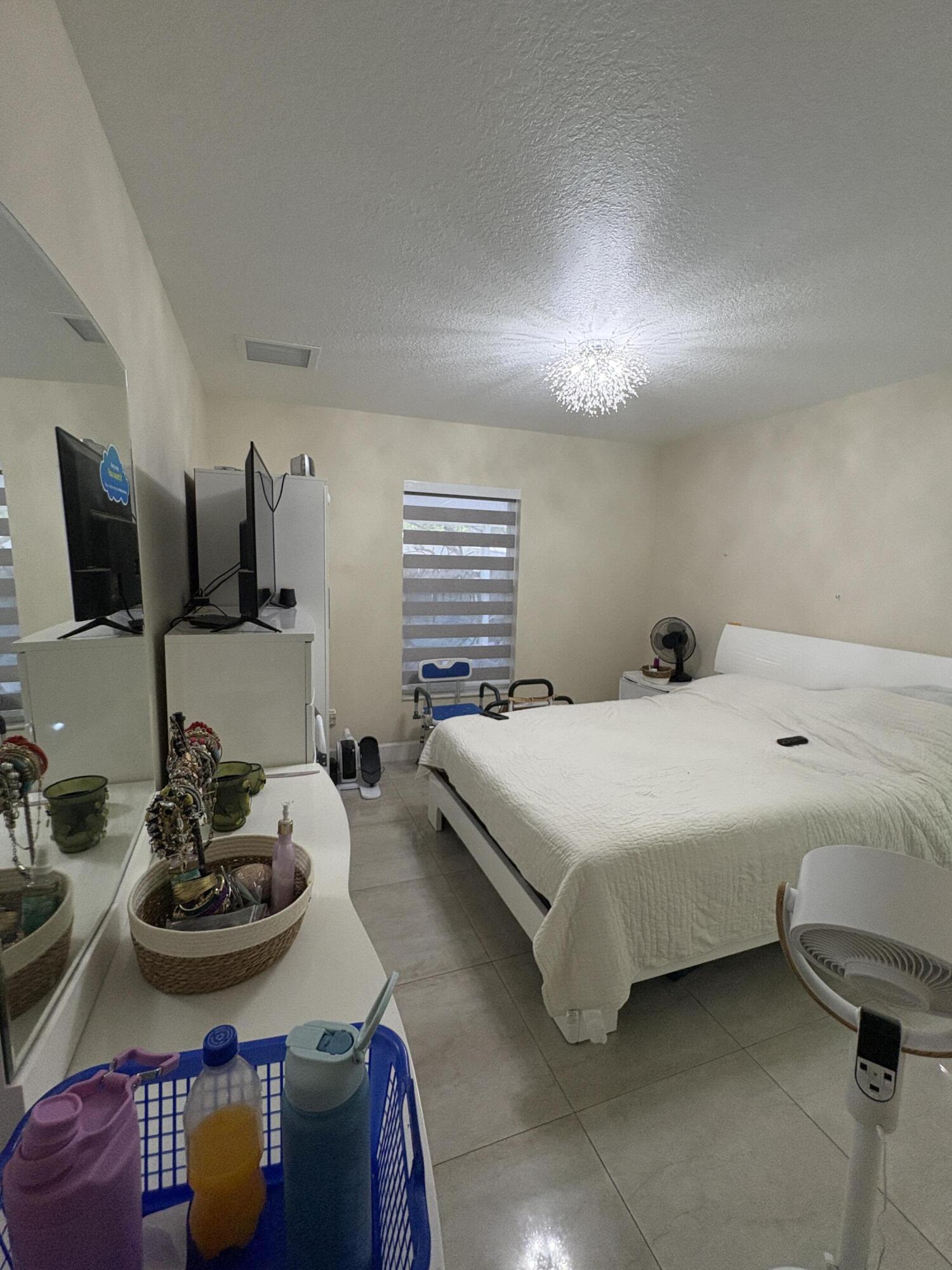 3941 TROPICAL, Palm Springs FL 33461