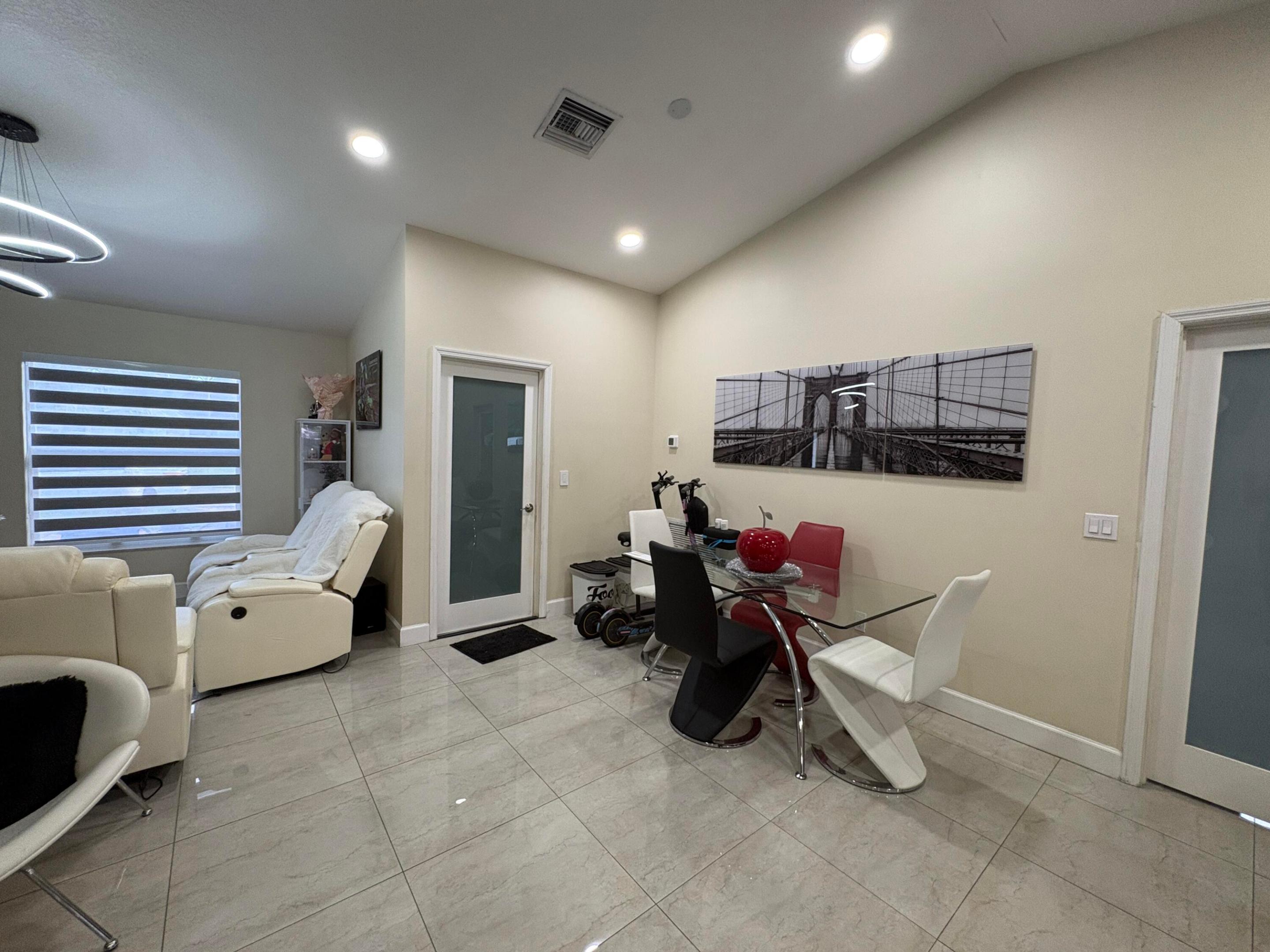 3941 TROPICAL, Palm Springs FL 33461