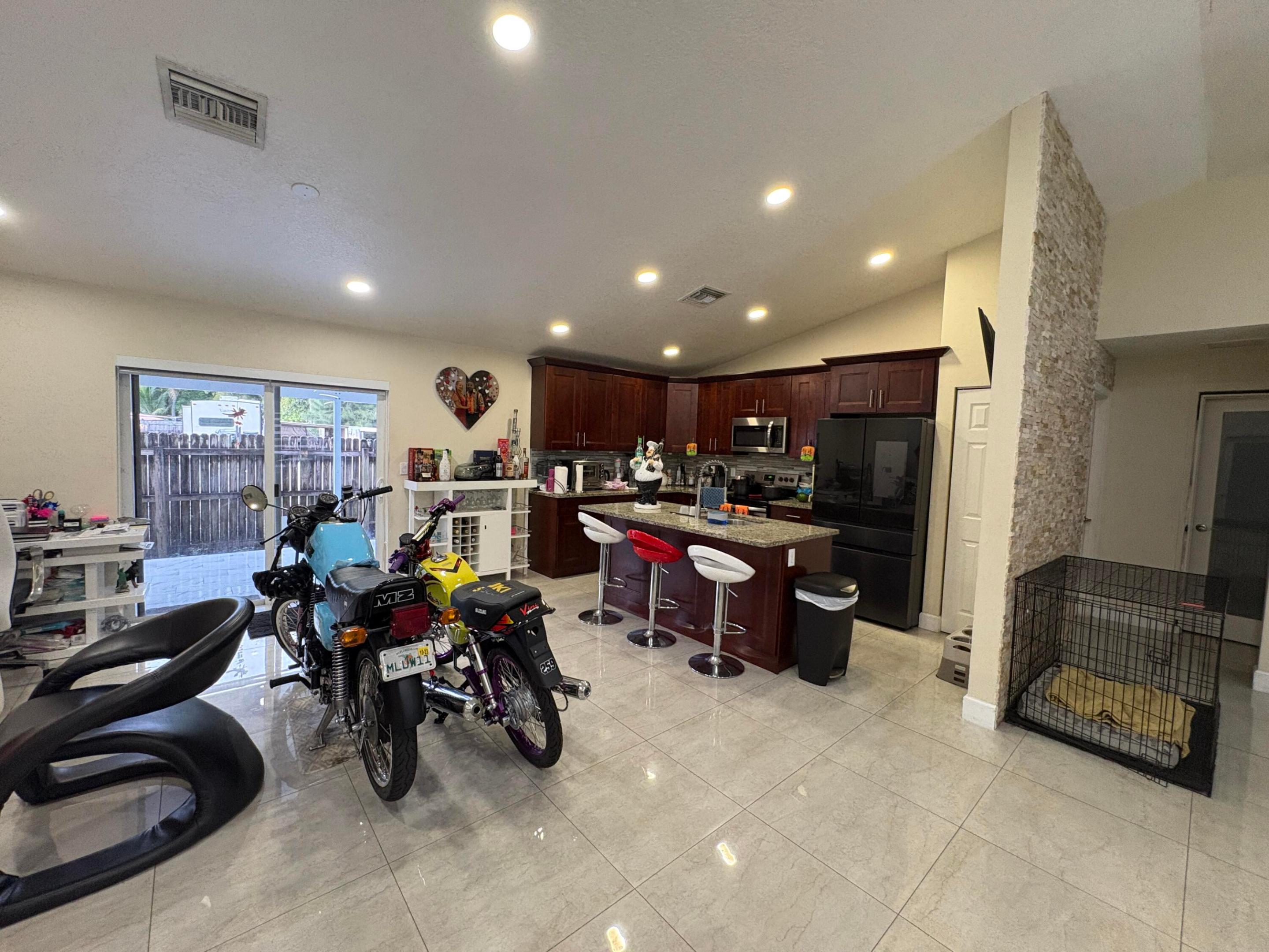 3941 TROPICAL, Palm Springs FL 33461