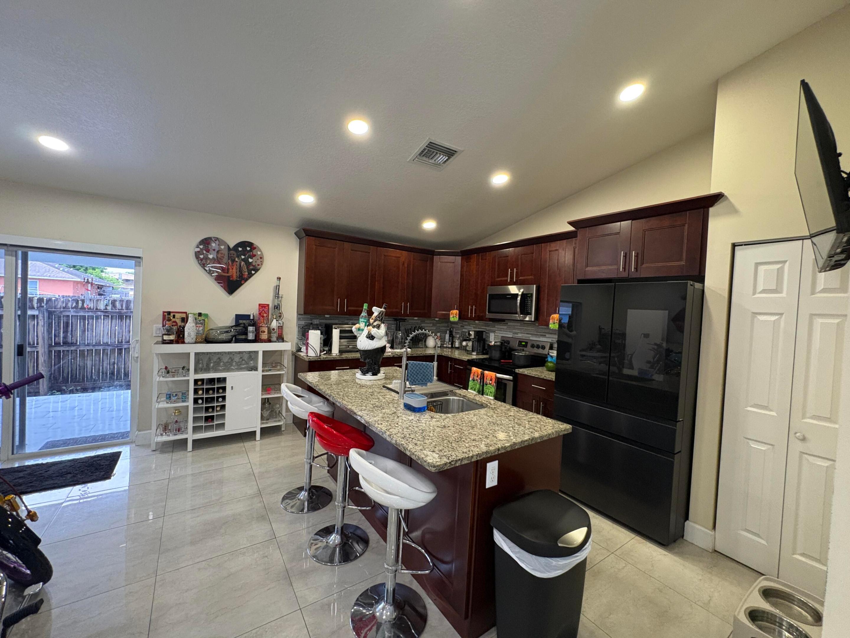3941 TROPICAL, Palm Springs FL 33461