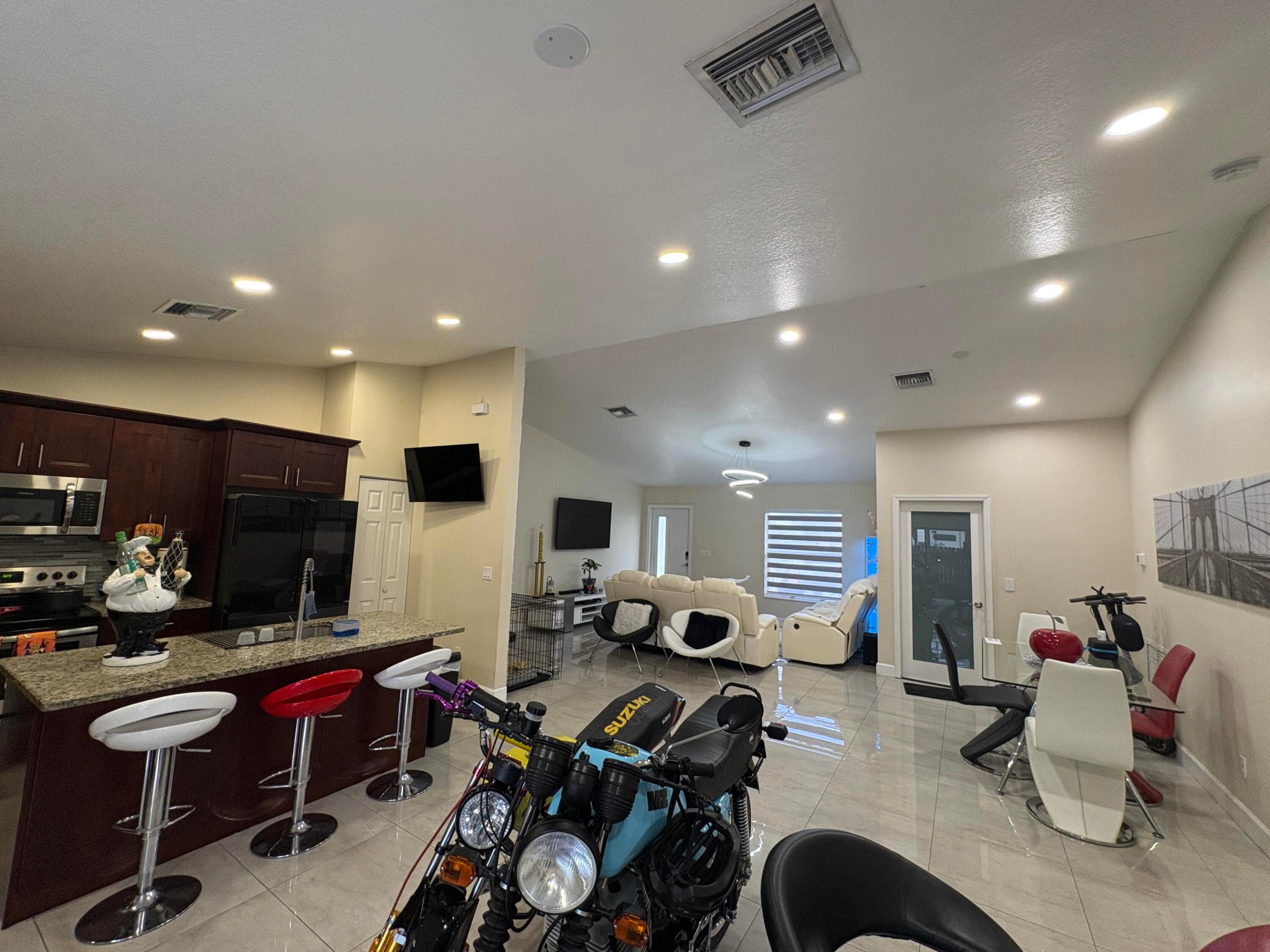 3941 TROPICAL, Palm Springs FL 33461