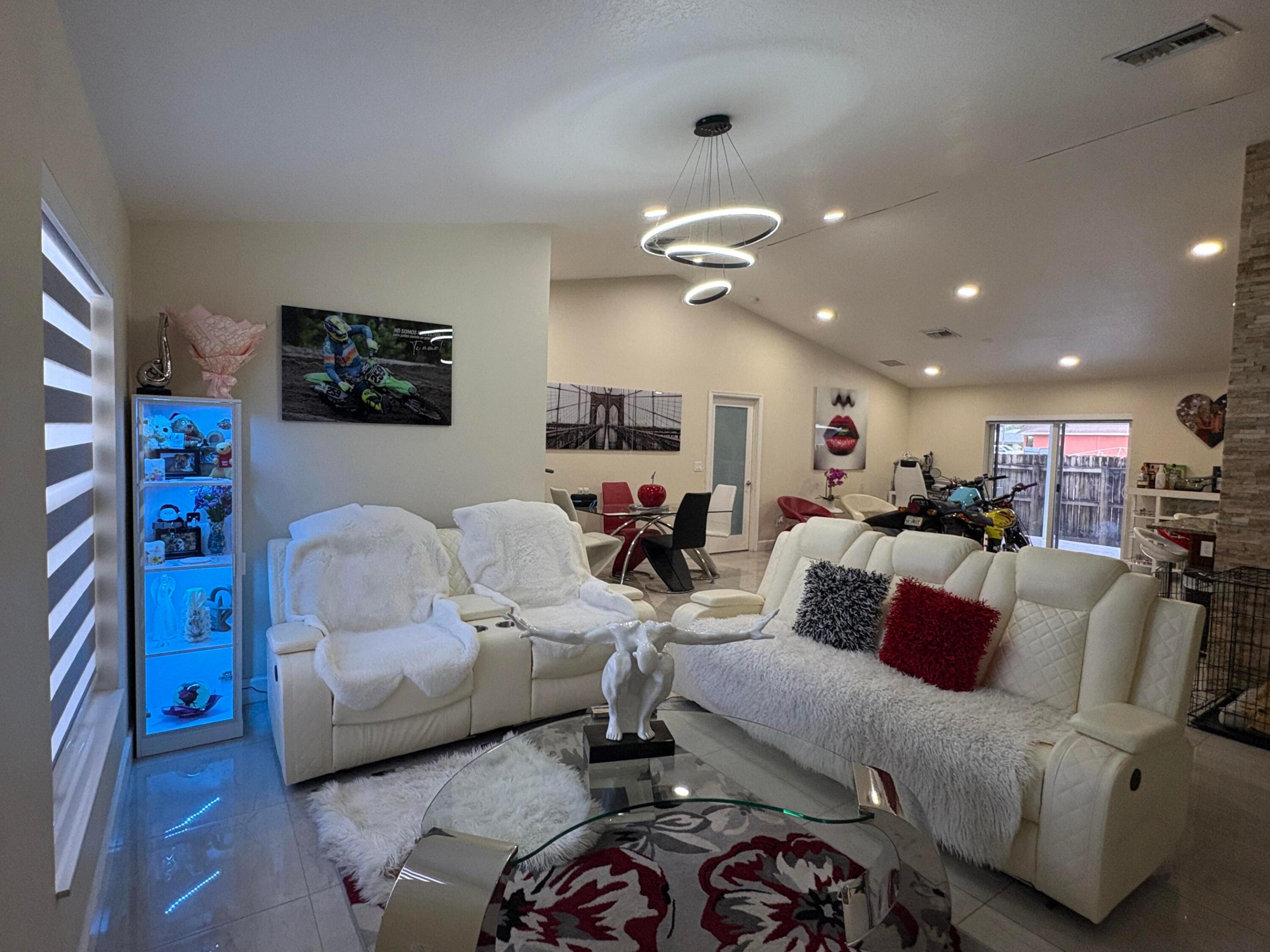 3941 TROPICAL, Palm Springs FL 33461