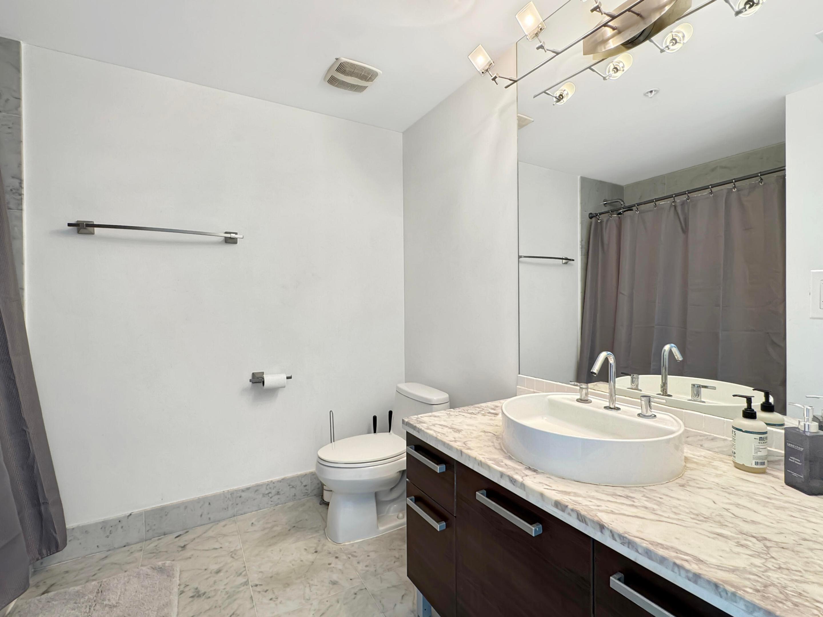 244 BISCAYNE #3005, Miami FL 33132